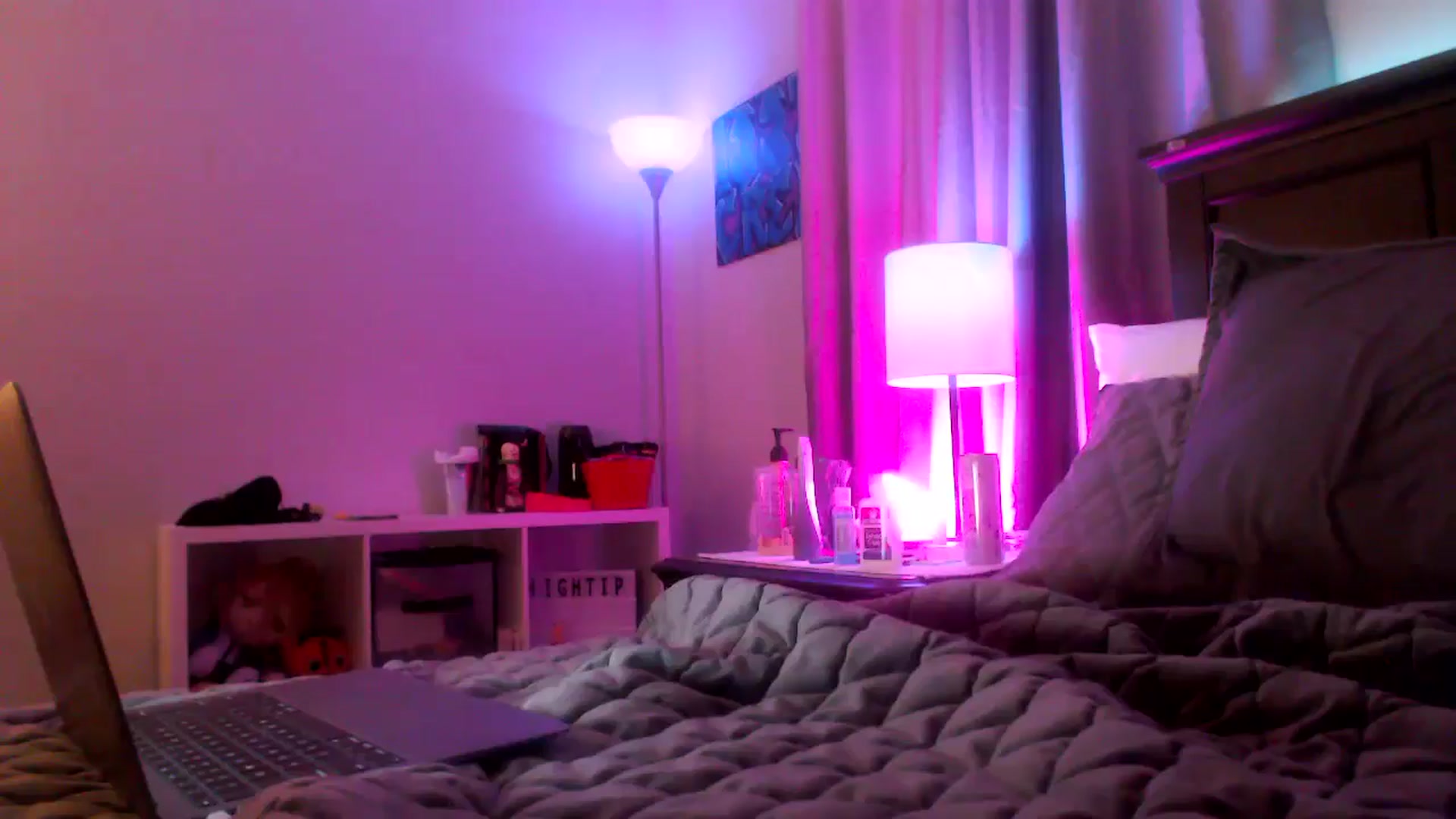 Gallery image thumbnail from EmmyLove's myfreecams stream on, 06/07/2024, 08:22 image 11 of 20