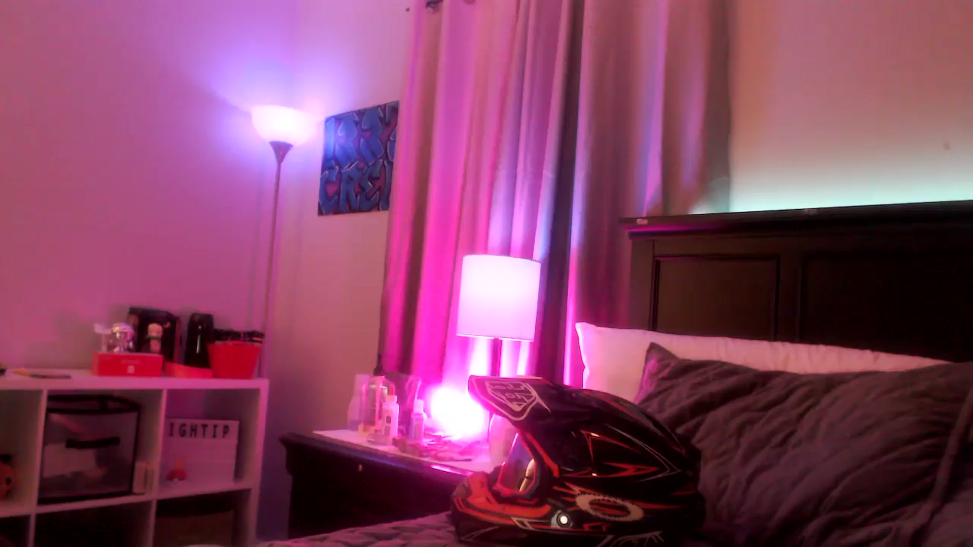 Gallery image thumbnail from EmmyLove's myfreecams stream on, 06/14/2024, 08:11 image 13 of 20