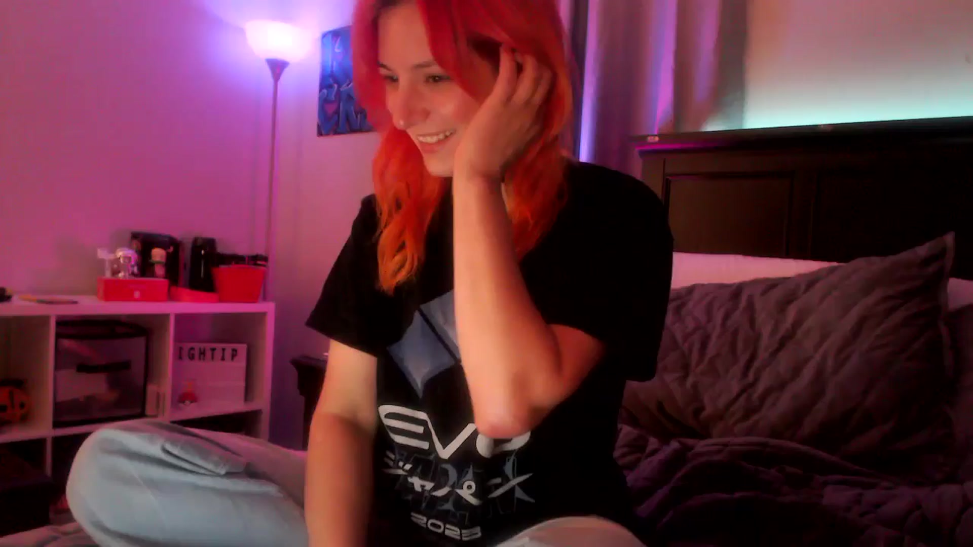 Gallery image thumbnail from EmmyLove's myfreecams stream on, 06/16/2024, 06:11 image 10 of 20