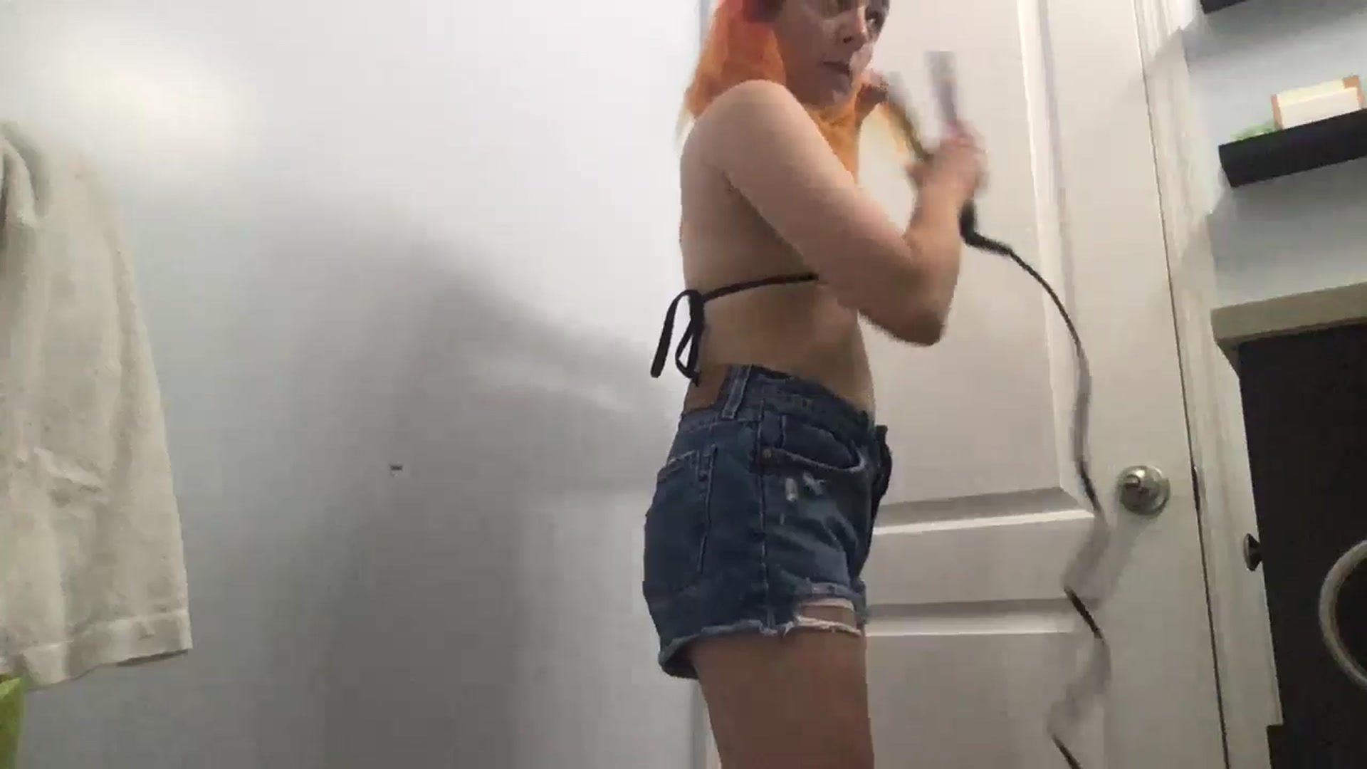 Gallery image thumbnail from EmmyLove's myfreecams stream on, 06/20/2024, 05:25 image 8 of 20