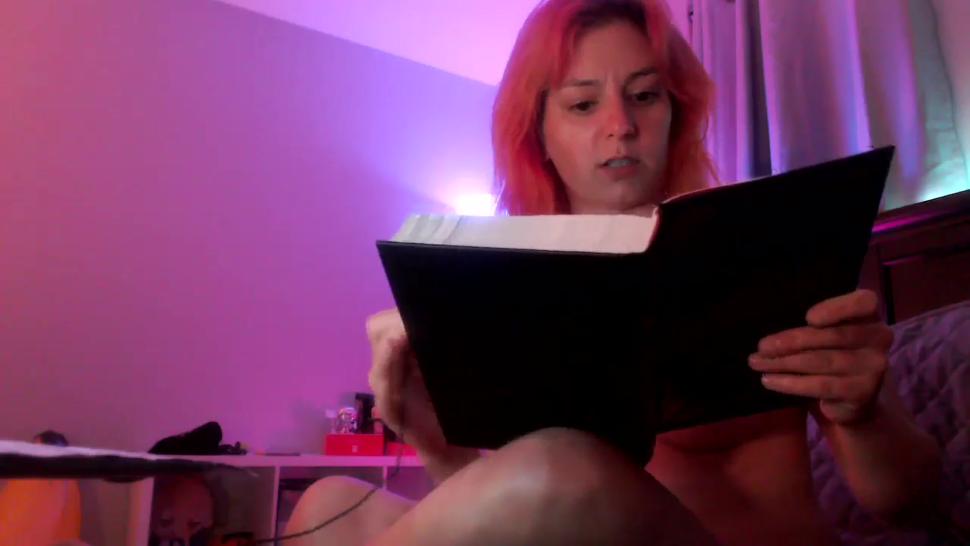 Gallery image thumbnail from EmmyLove's myfreecams stream on, 06/21/2024, 08:20 image 17 of 20