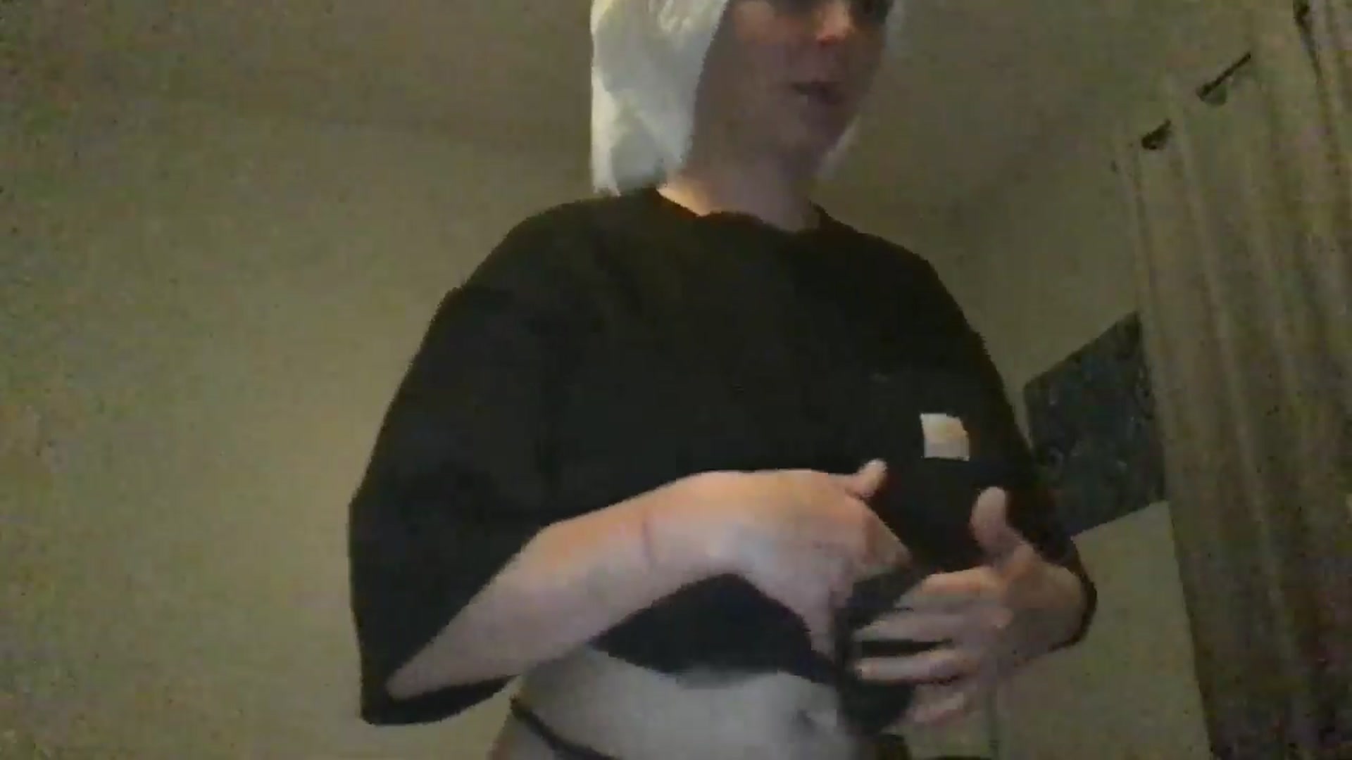 Gallery image thumbnail from EmmyLove's myfreecams stream on, 06/28/2024, 06:23 image 4 of 20