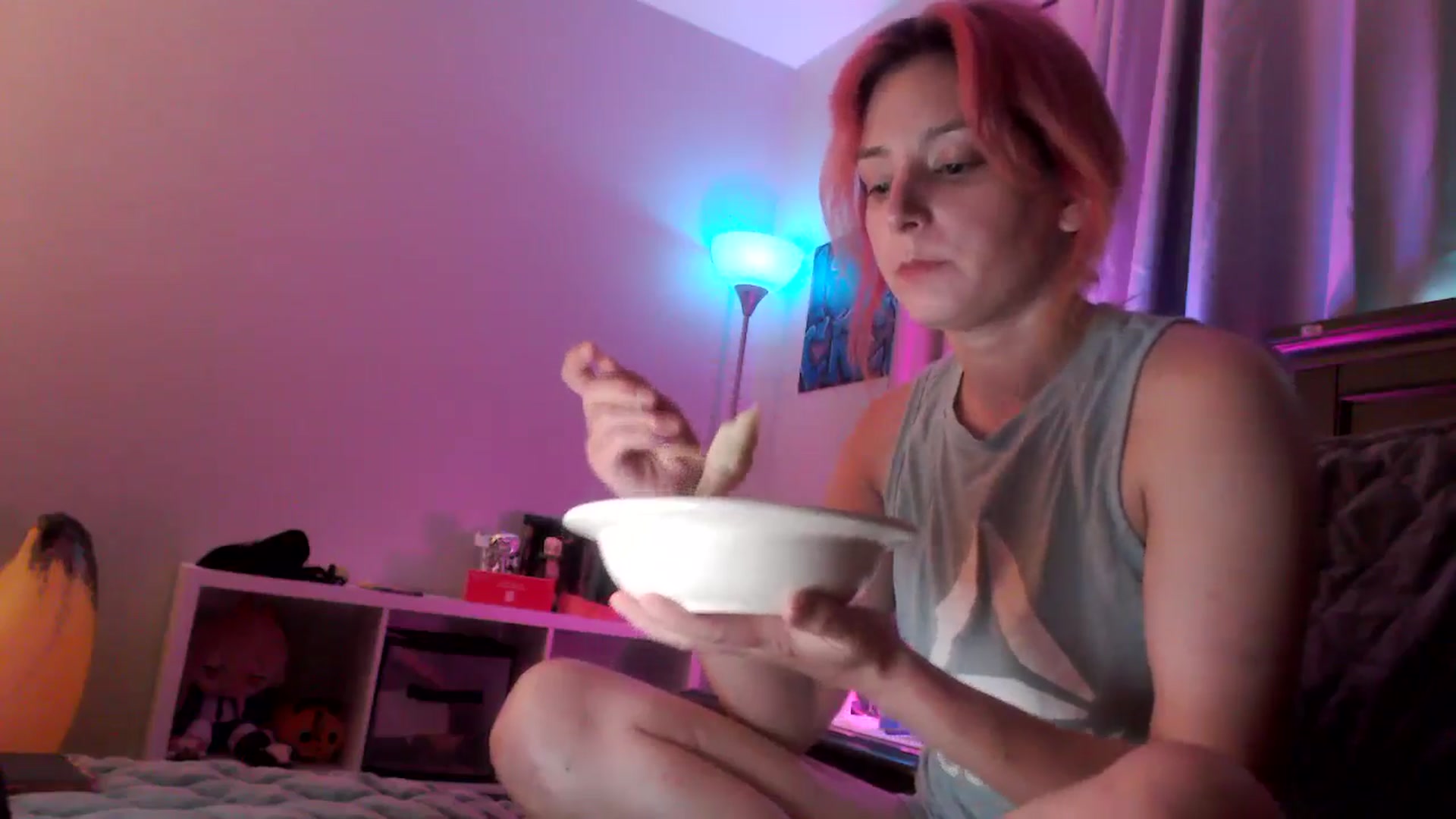 Gallery image thumbnail from EmmyLove's myfreecams stream on, 07/03/2024, 04:54 image 12 of 20