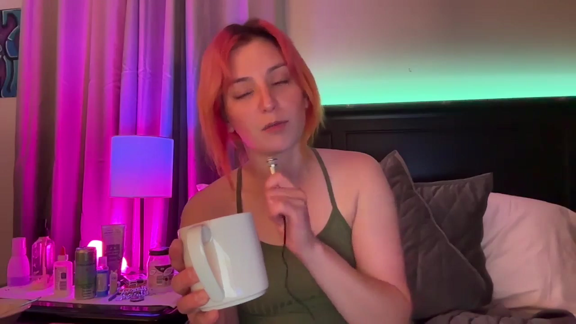 Gallery image thumbnail from EmmyLove's myfreecams stream on, 07/03/2024, 06:06 image 14 of 20