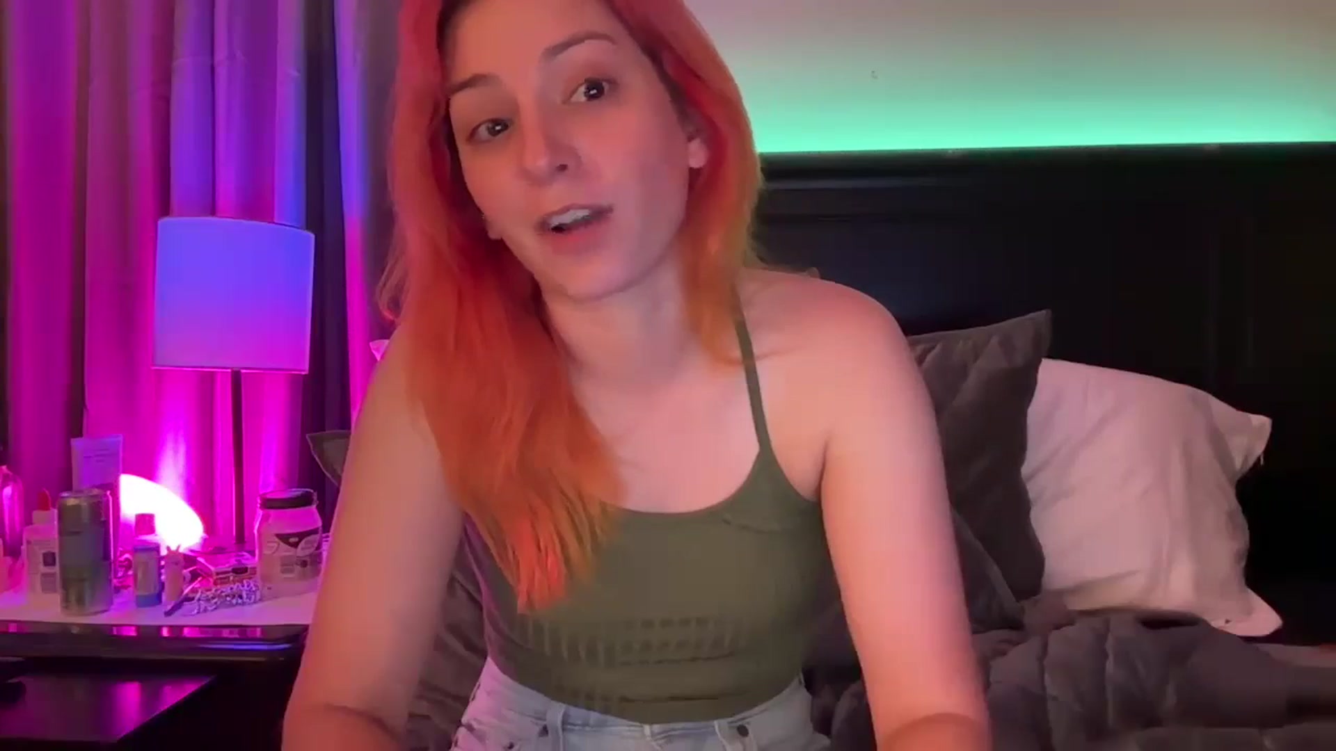 Gallery image thumbnail from EmmyLove's myfreecams stream on, 07/03/2024, 06:52 image 16 of 20