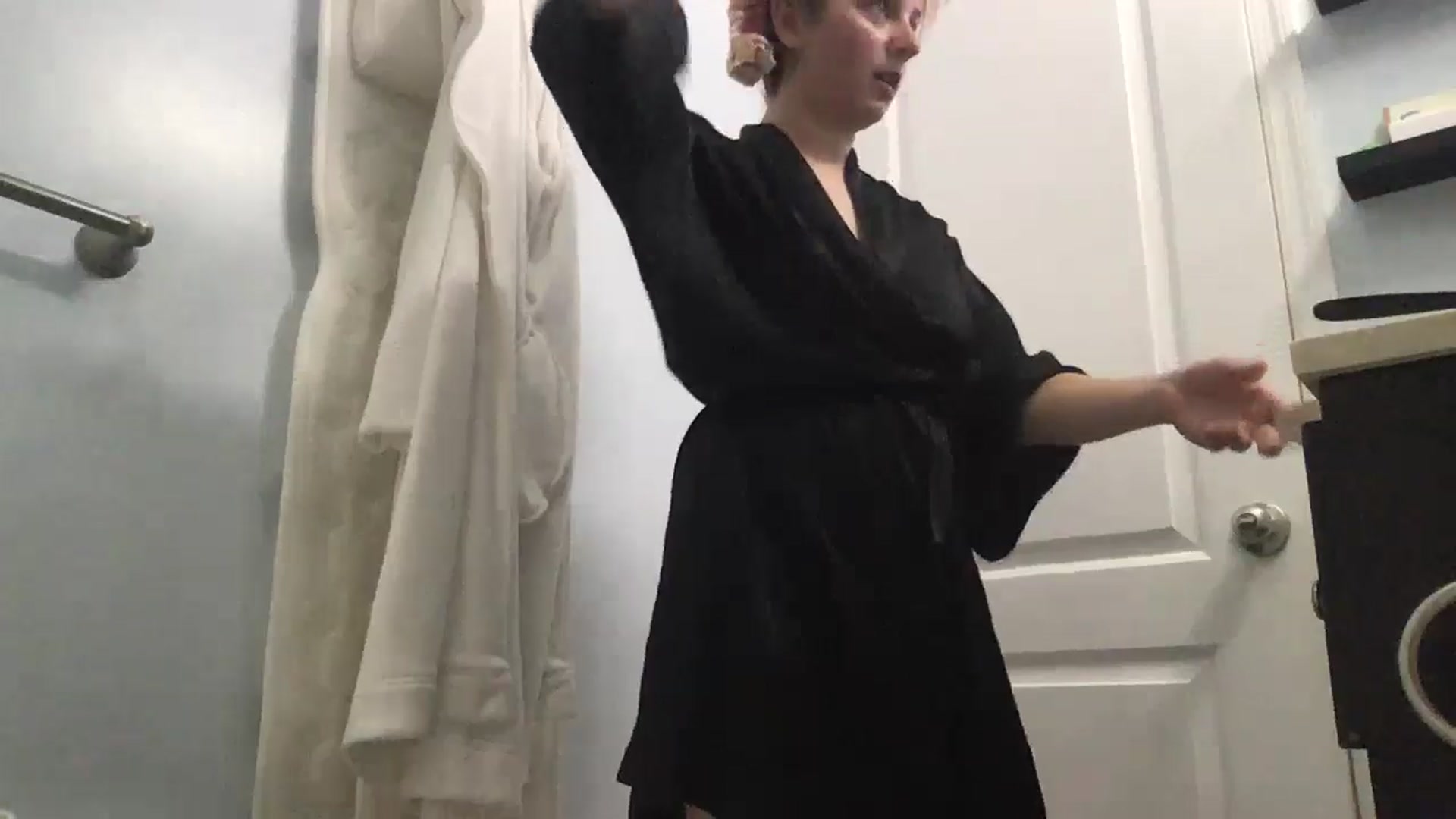 Gallery image thumbnail from EmmyLove's myfreecams stream on, 07/23/2024, 05:41 image 13 of 20