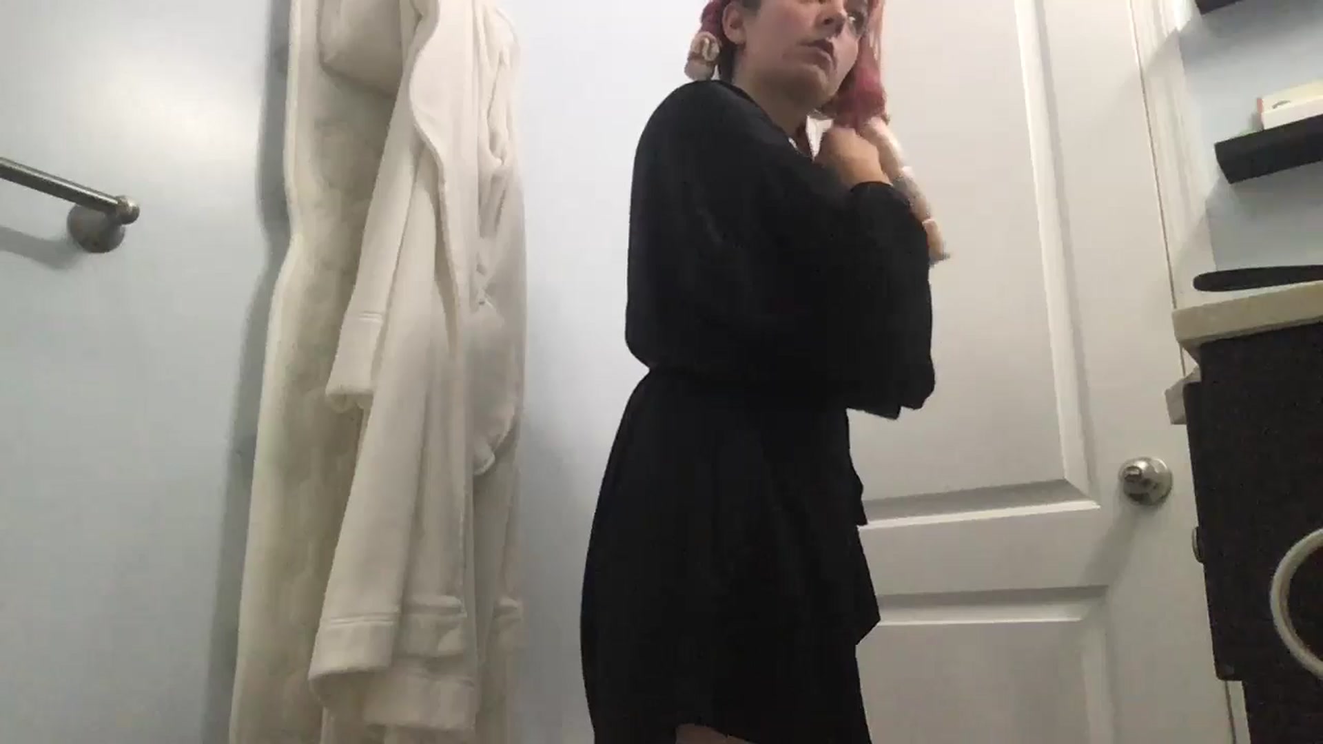 Gallery image thumbnail from EmmyLove's myfreecams stream on, 07/23/2024, 05:41 image 15 of 20