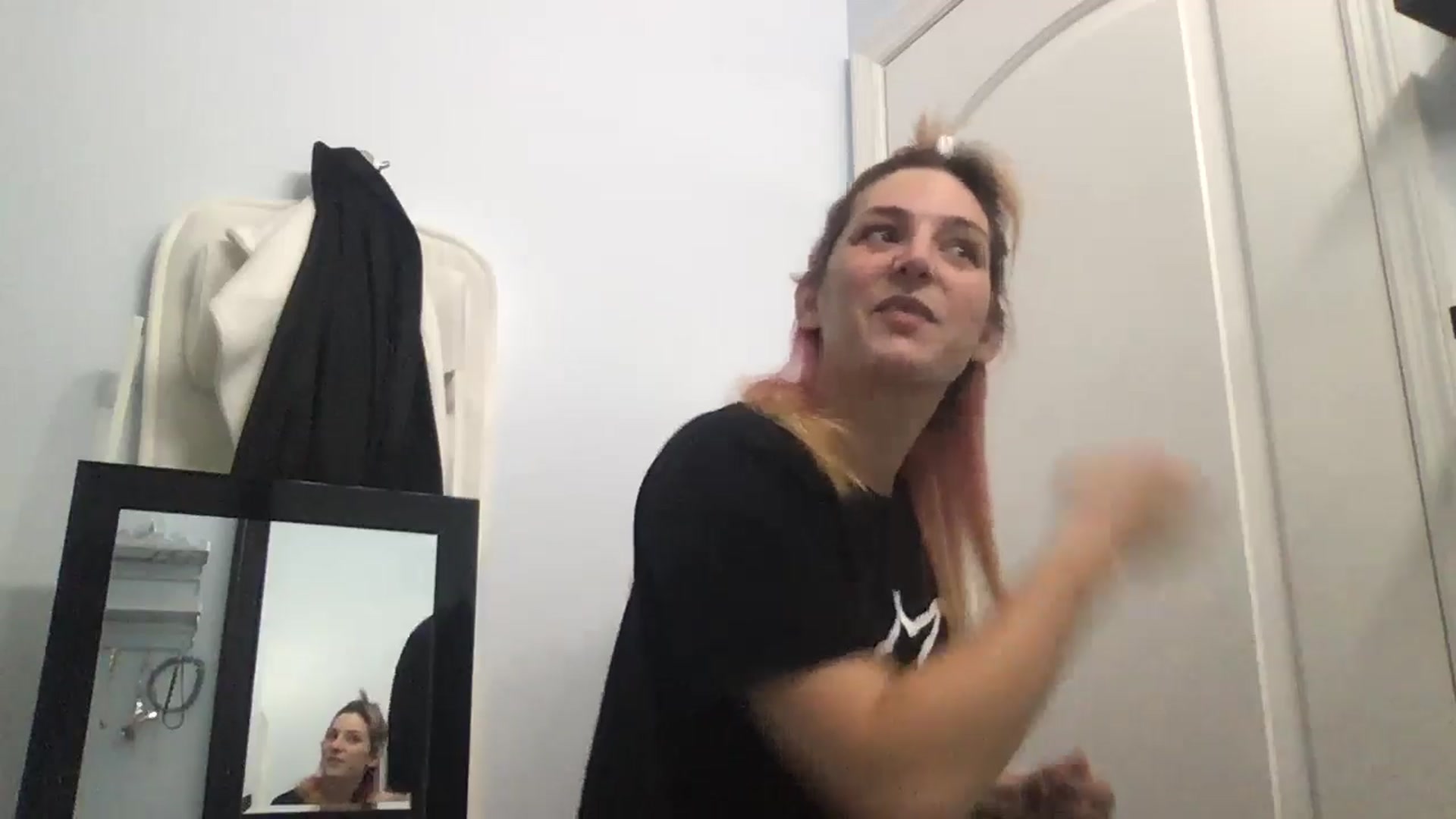 Gallery image thumbnail from EmmyLove's myfreecams stream on, 07/31/2024, 05:15 image 7 of 20