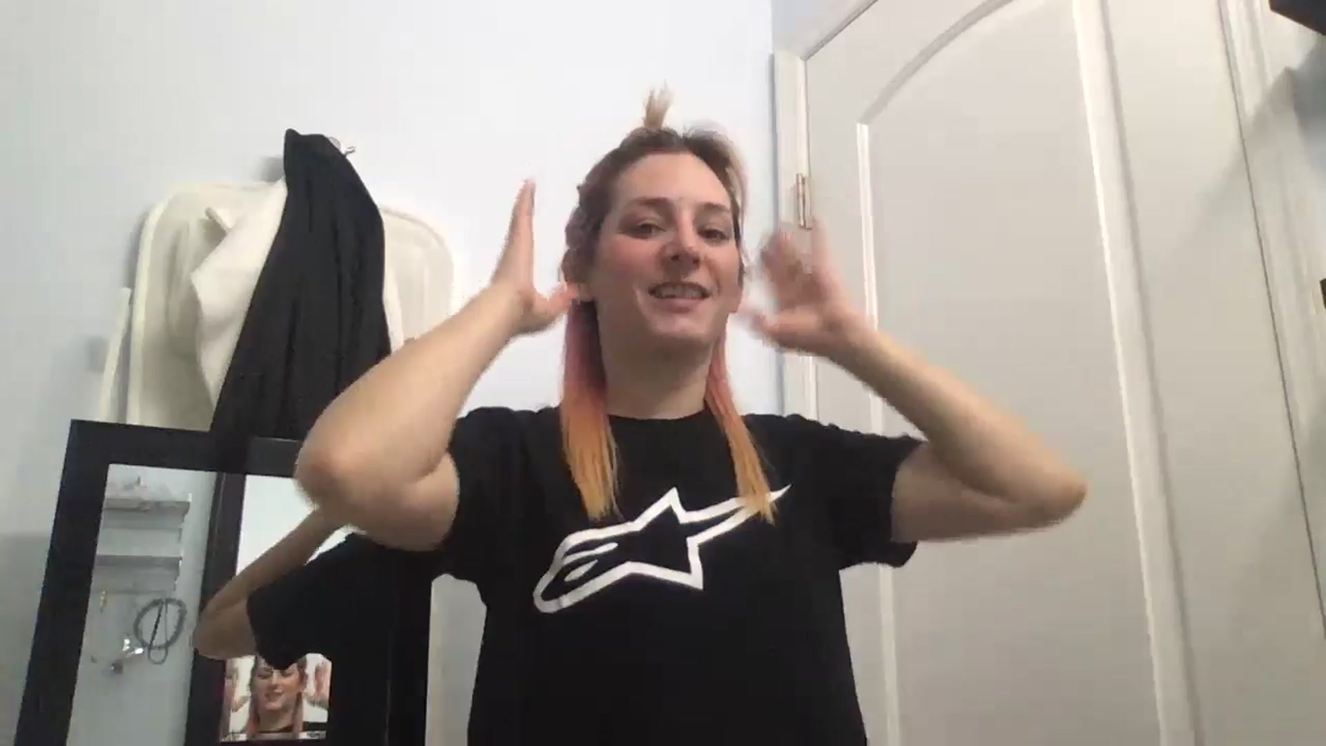 Gallery image thumbnail from EmmyLove's myfreecams stream on, 07/31/2024, 05:15 image 8 of 20