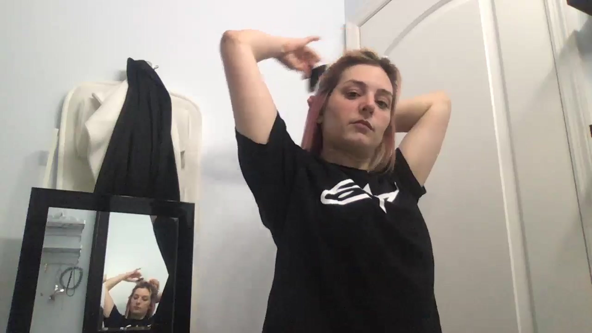Gallery image thumbnail from EmmyLove's myfreecams stream on, 07/31/2024, 05:15 image 12 of 20