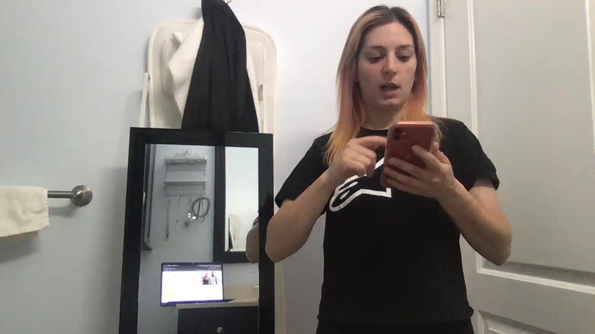 Gallery image thumbnail from EmmyLove's myfreecams stream on, 07/31/2024, 05:15 image 19 of 20