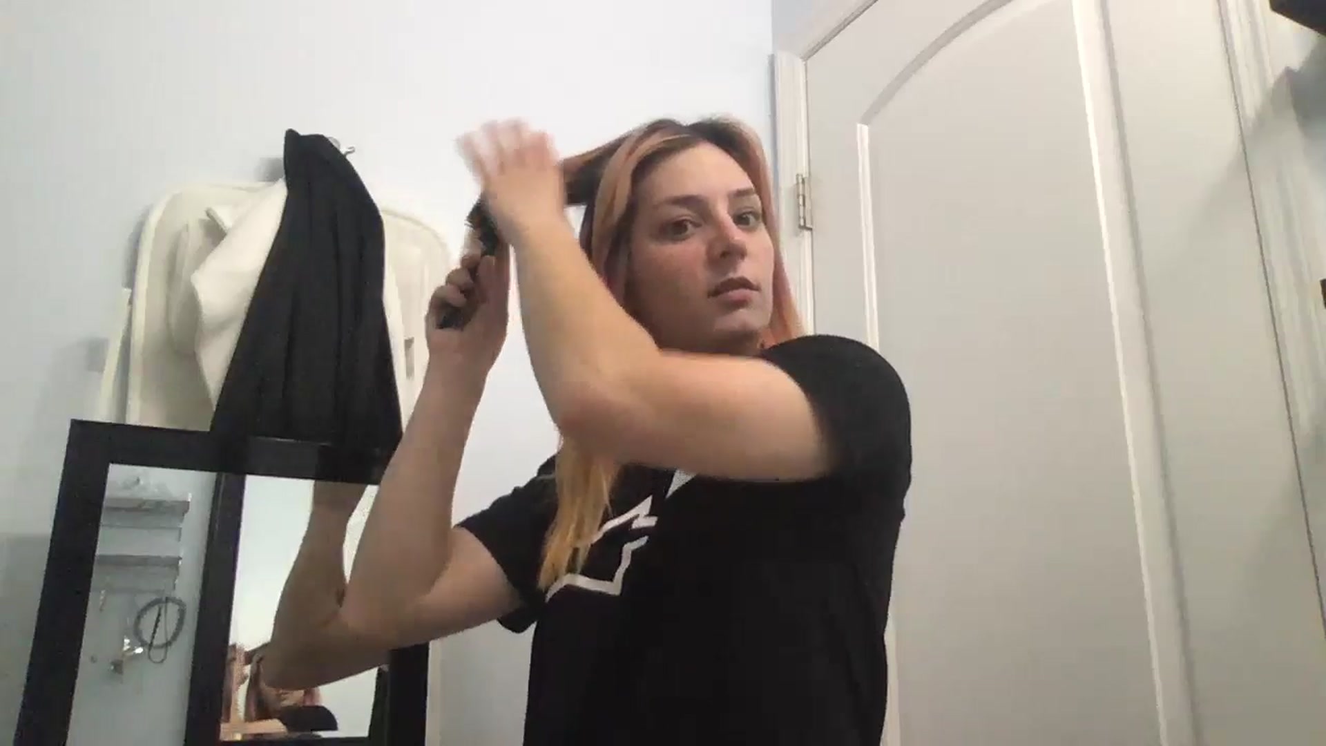 Gallery image thumbnail from EmmyLove's myfreecams stream on, 07/31/2024, 05:15 image 14 of 20
