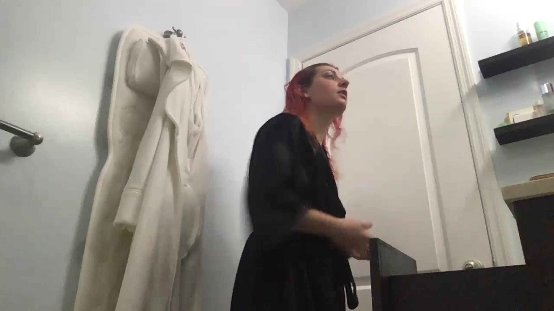 Gallery image thumbnail from EmmyLove's myfreecams stream on, 08/08/2024, 04:54 image 11 of 20