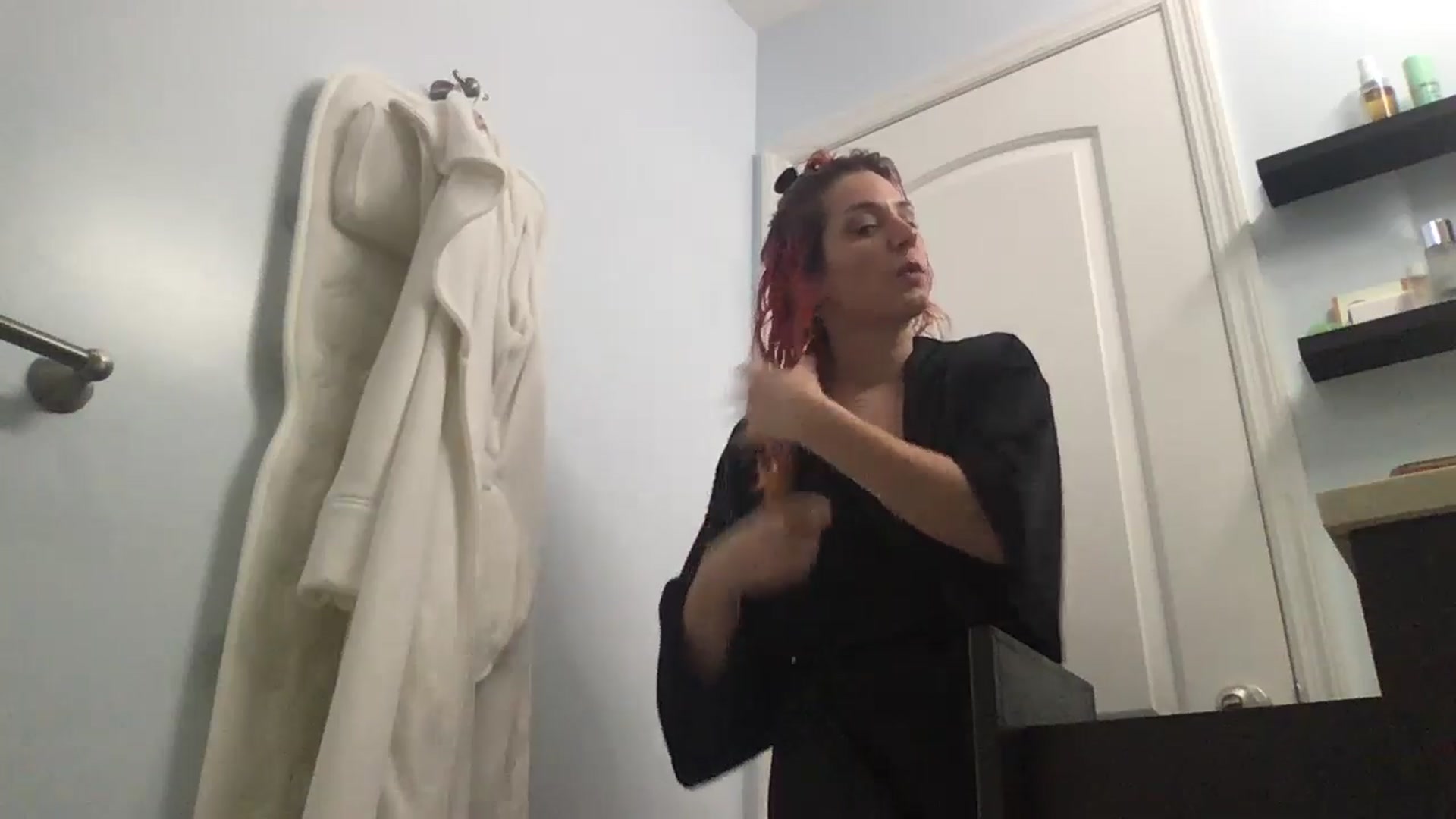 Gallery image thumbnail from EmmyLove's myfreecams stream on, 08/08/2024, 04:54 image 14 of 20