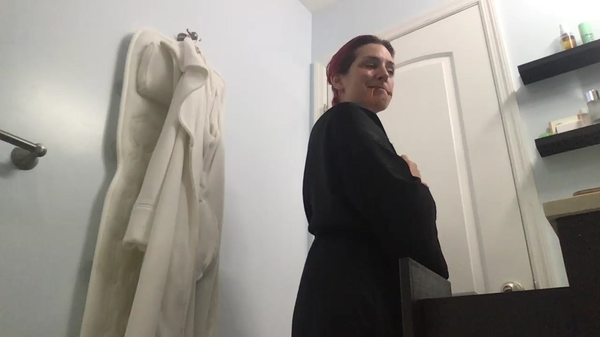 Gallery image thumbnail from EmmyLove's myfreecams stream on, 08/08/2024, 04:54 image 6 of 20