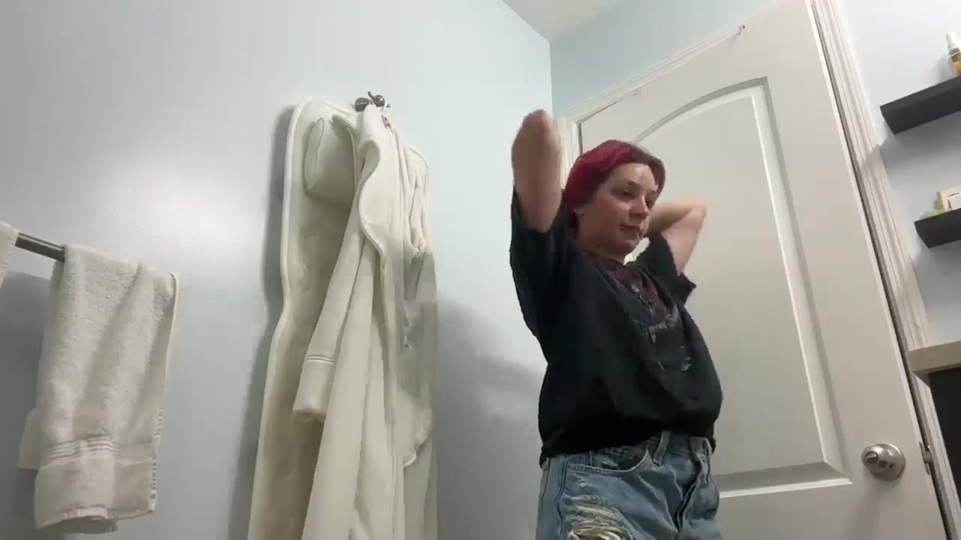 Gallery image thumbnail from EmmyLove's myfreecams stream on, 08/09/2024, 04:50 image 16 of 20