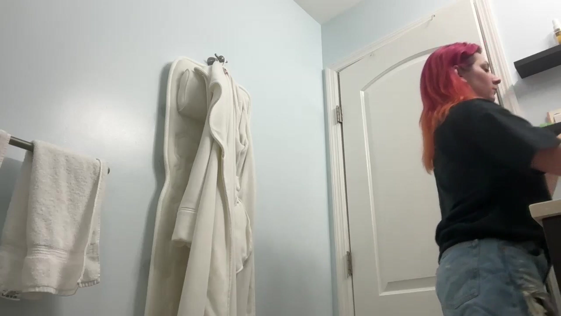 Gallery image thumbnail from EmmyLove's myfreecams stream on, 08/09/2024, 04:50 image 14 of 20