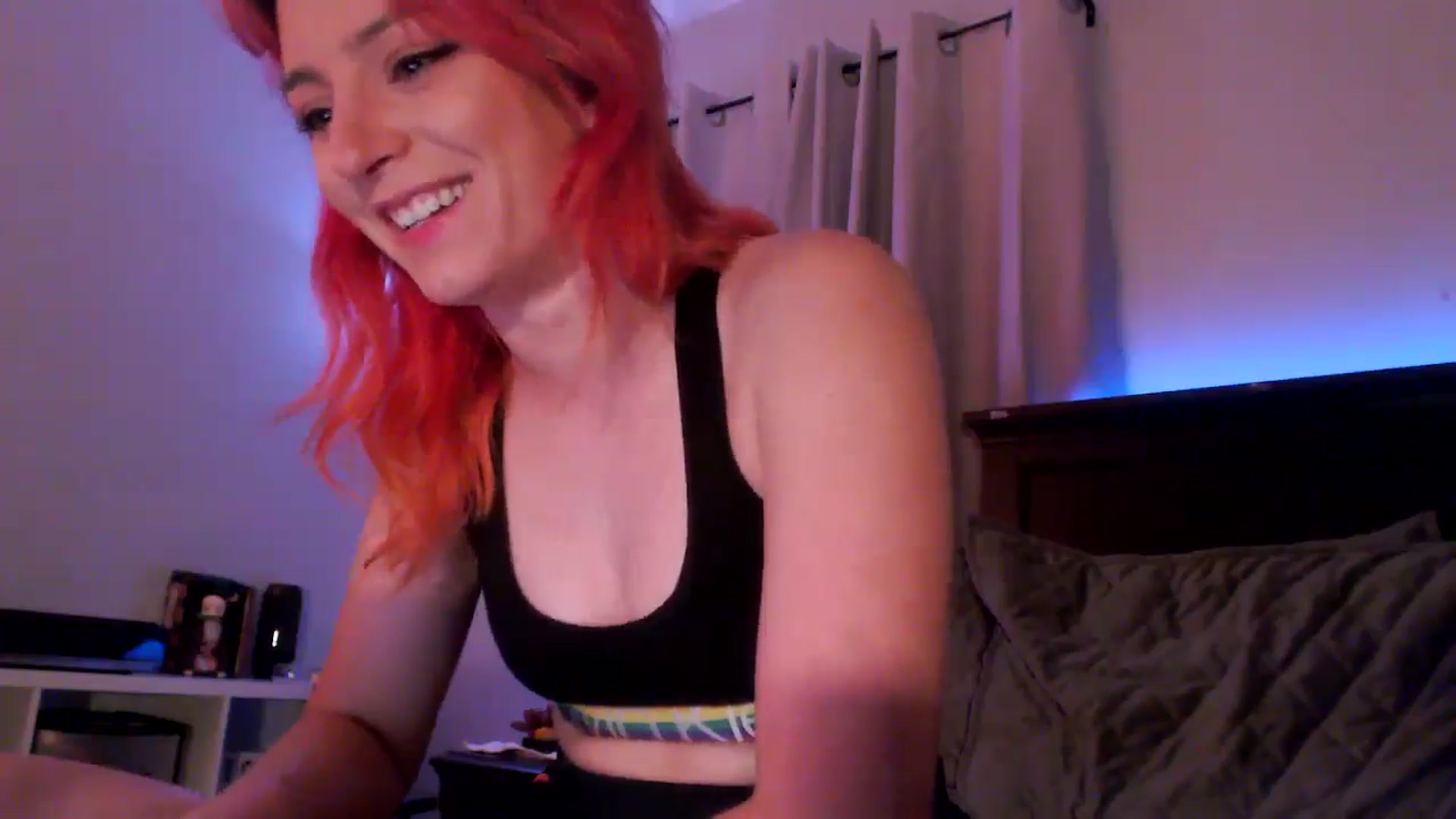 Gallery image thumbnail from EmmyLove's myfreecams stream on, 08/13/2024, 05:11 image 10 of 20