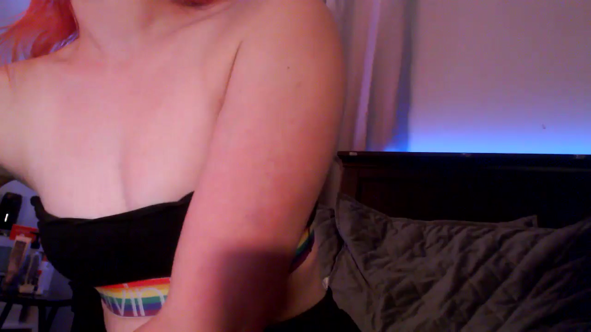 Gallery image thumbnail from EmmyLove's myfreecams stream on, 08/13/2024, 05:41 image 8 of 20