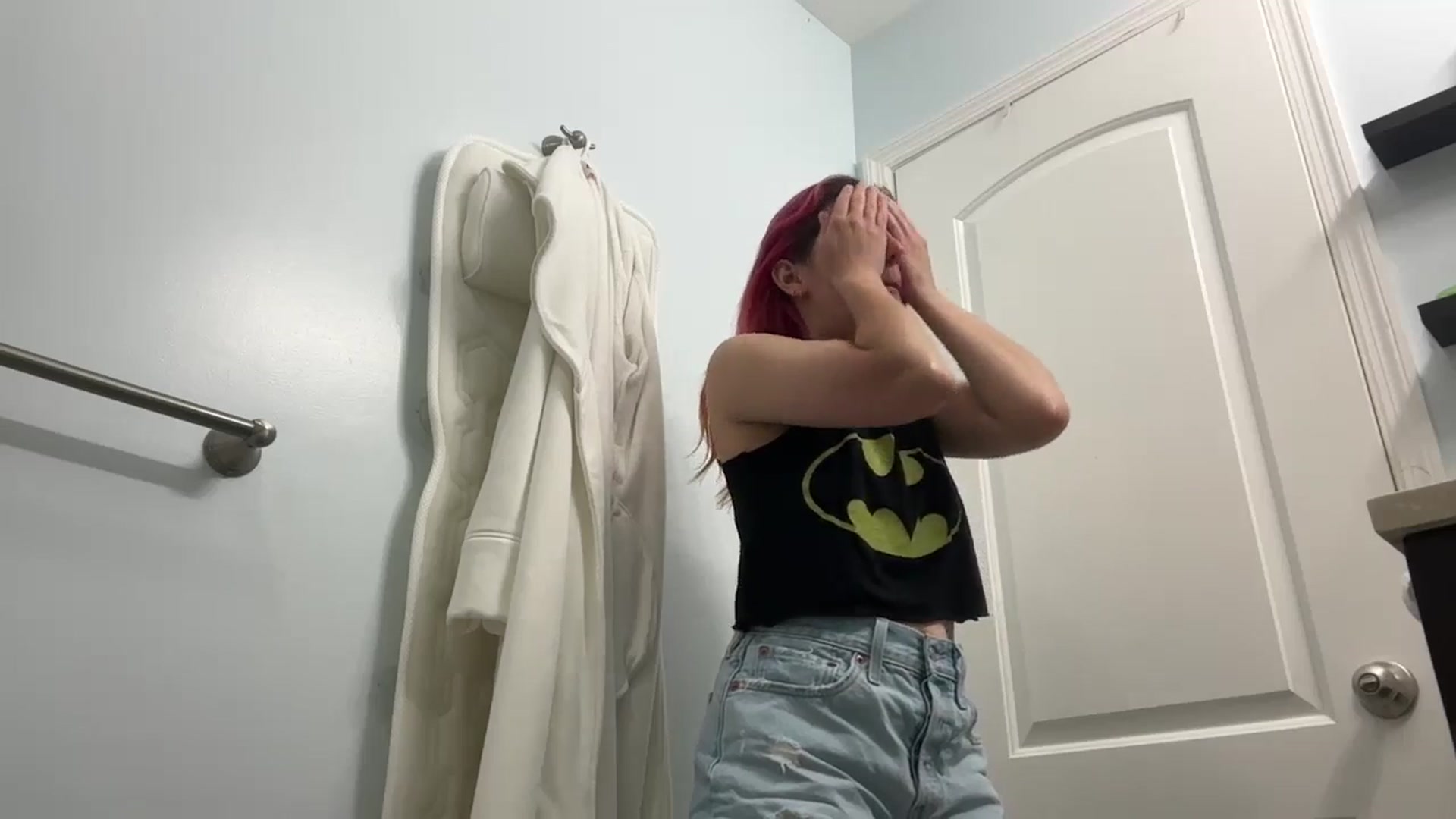 Gallery image thumbnail from EmmyLove's myfreecams stream on, 08/15/2024, 04:45 image 15 of 20