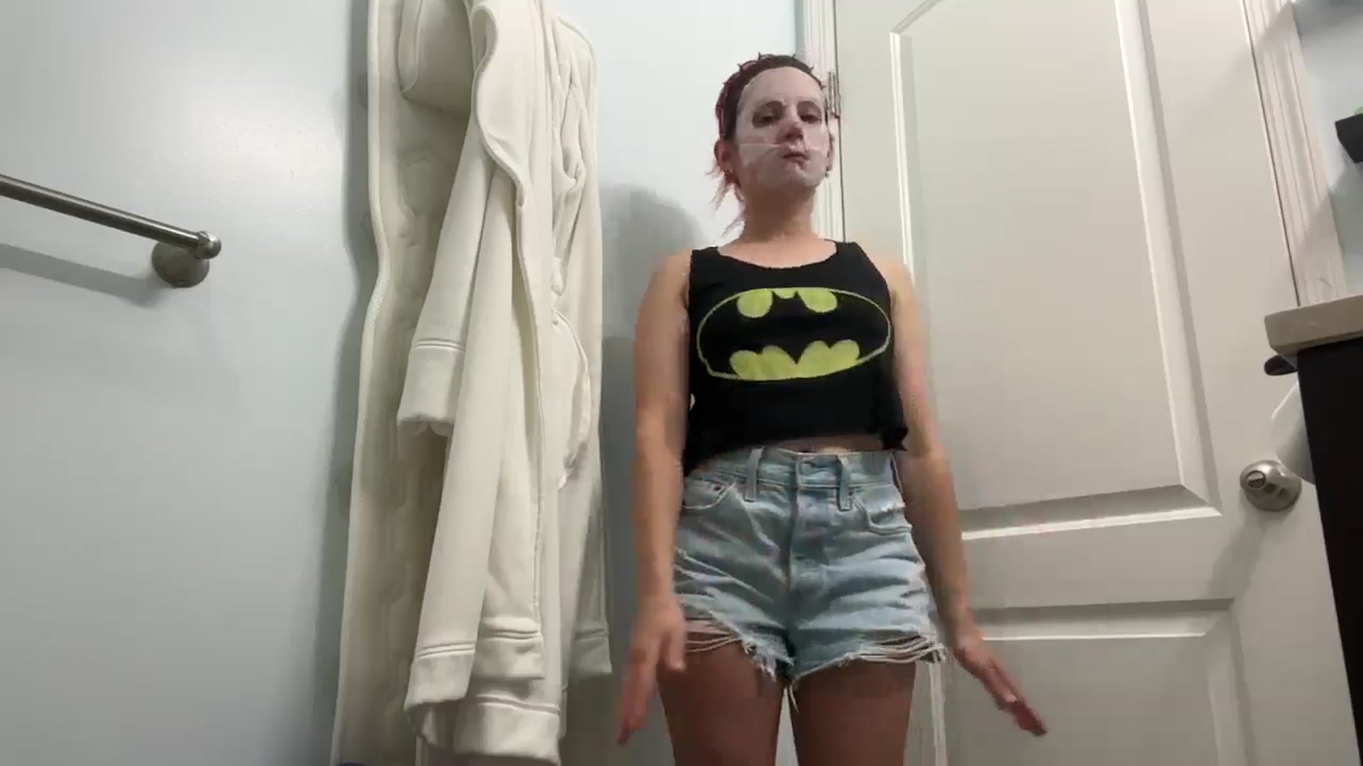 Gallery image thumbnail from EmmyLove's myfreecams stream on, 08/15/2024, 04:45 image 8 of 20