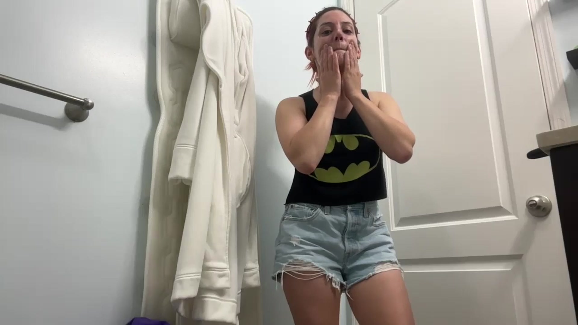 Gallery image thumbnail from EmmyLove's myfreecams stream on, 08/15/2024, 04:45 image 3 of 20