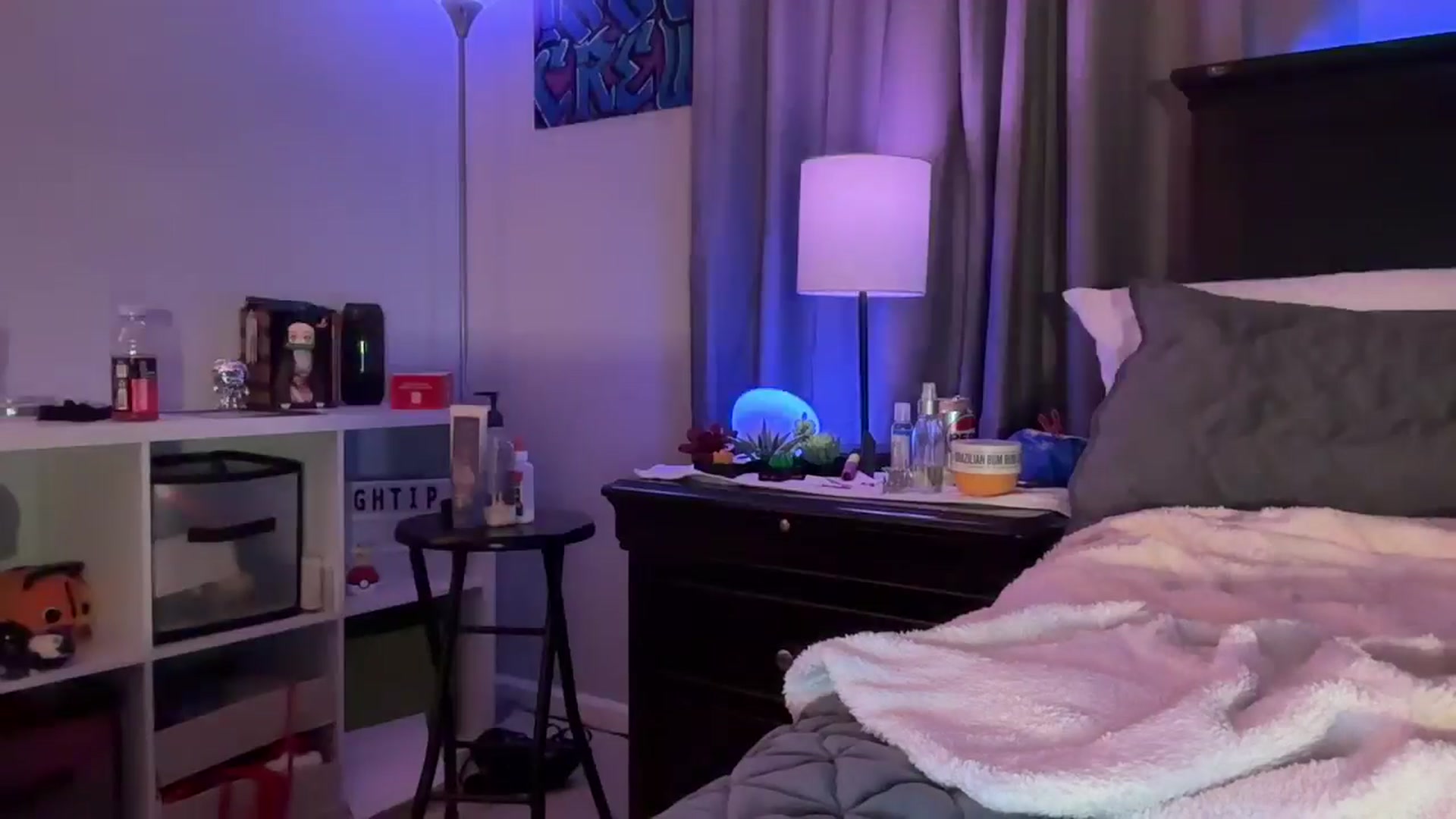 Gallery image thumbnail from EmmyLove's myfreecams stream on, 08/15/2024, 05:33 image 18 of 20