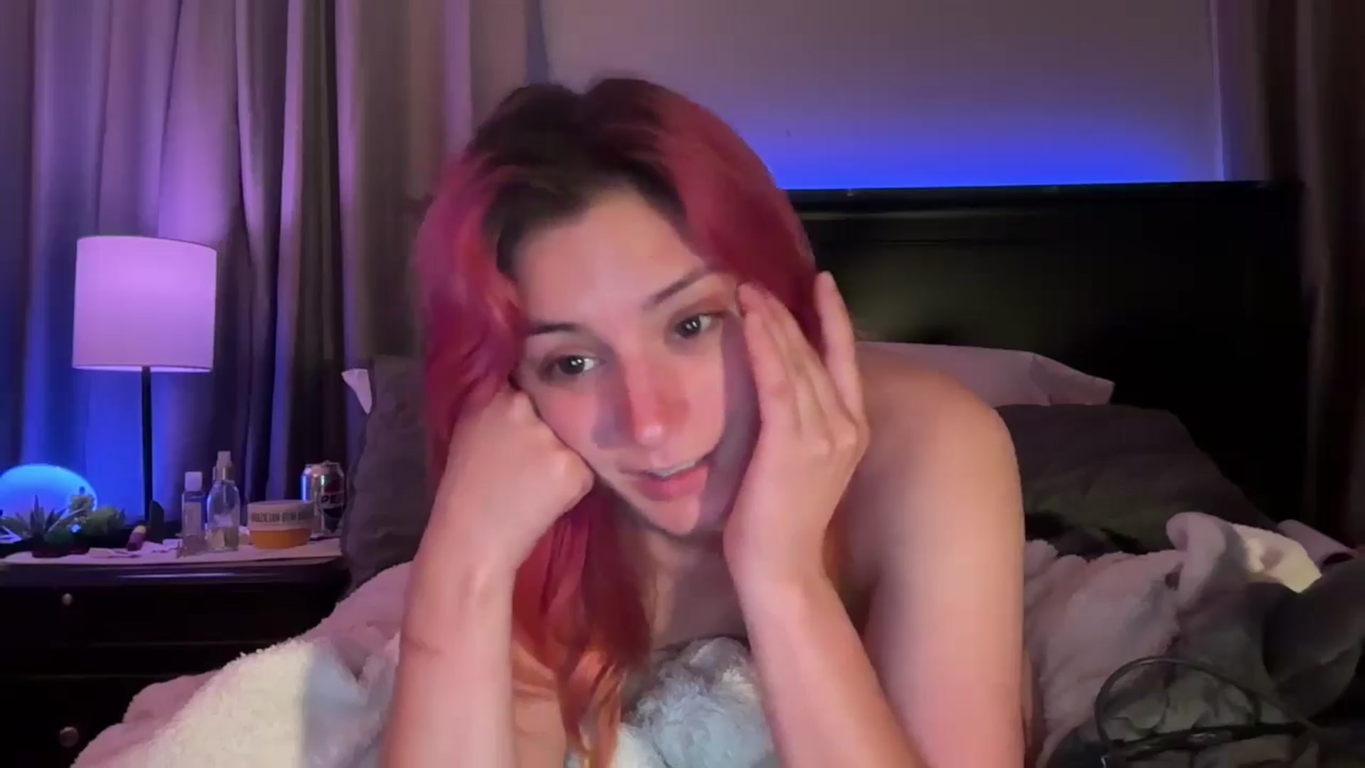 Gallery image thumbnail from EmmyLove's myfreecams stream on, 08/15/2024, 07:19 image 20 of 20