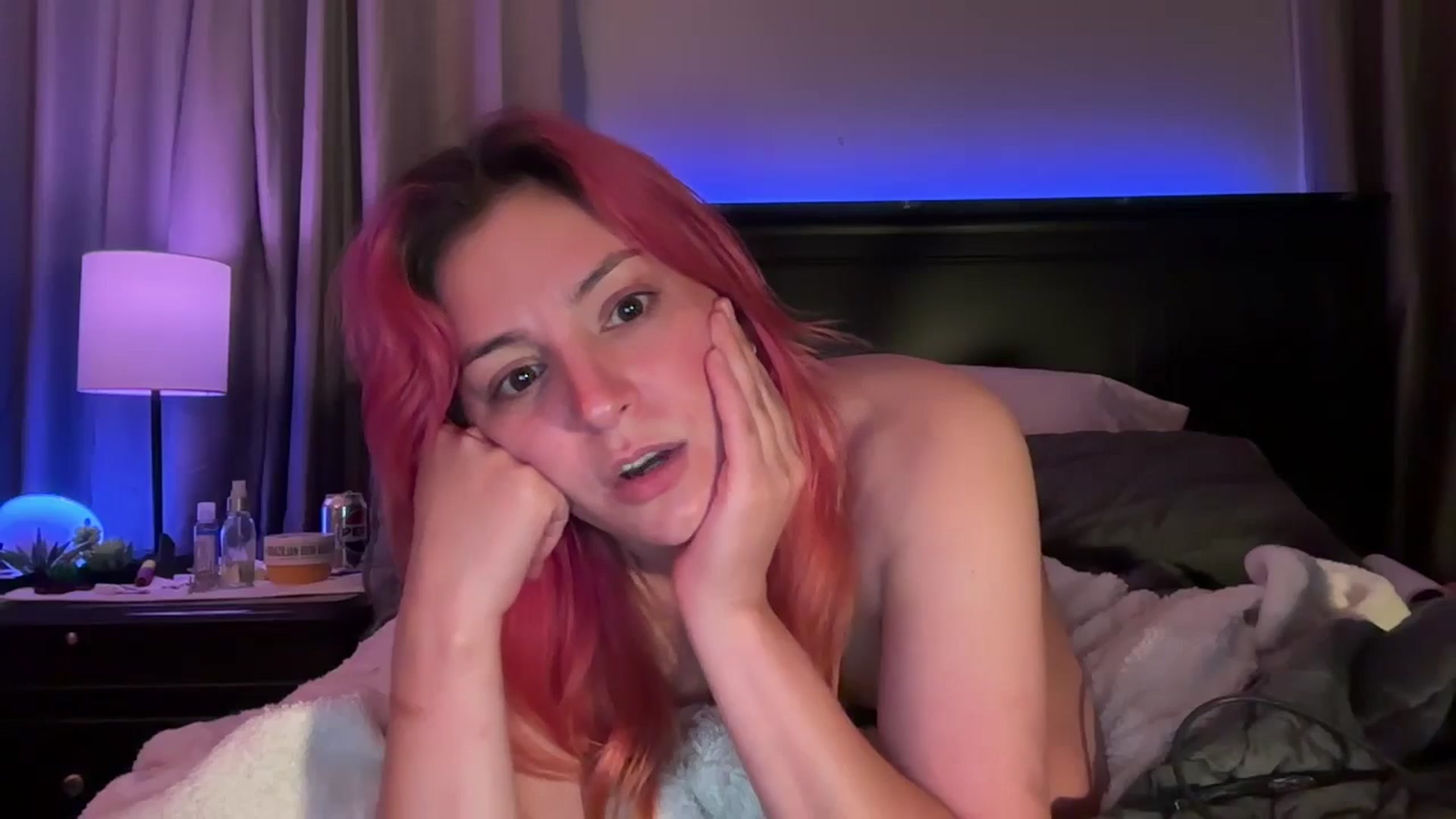 Gallery image thumbnail from EmmyLove's myfreecams stream on, 08/15/2024, 07:19 image 19 of 20
