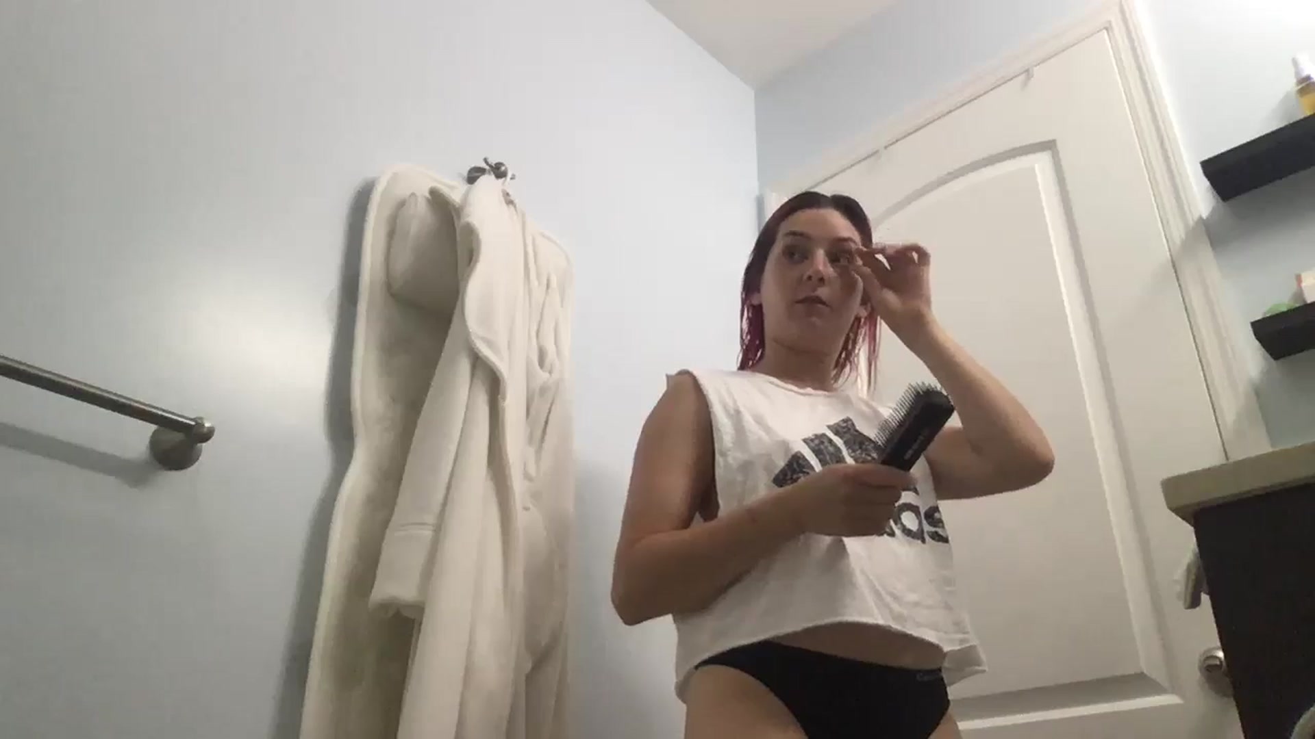 Gallery image thumbnail from EmmyLove's myfreecams stream on, 08/17/2024, 04:43 image 11 of 20