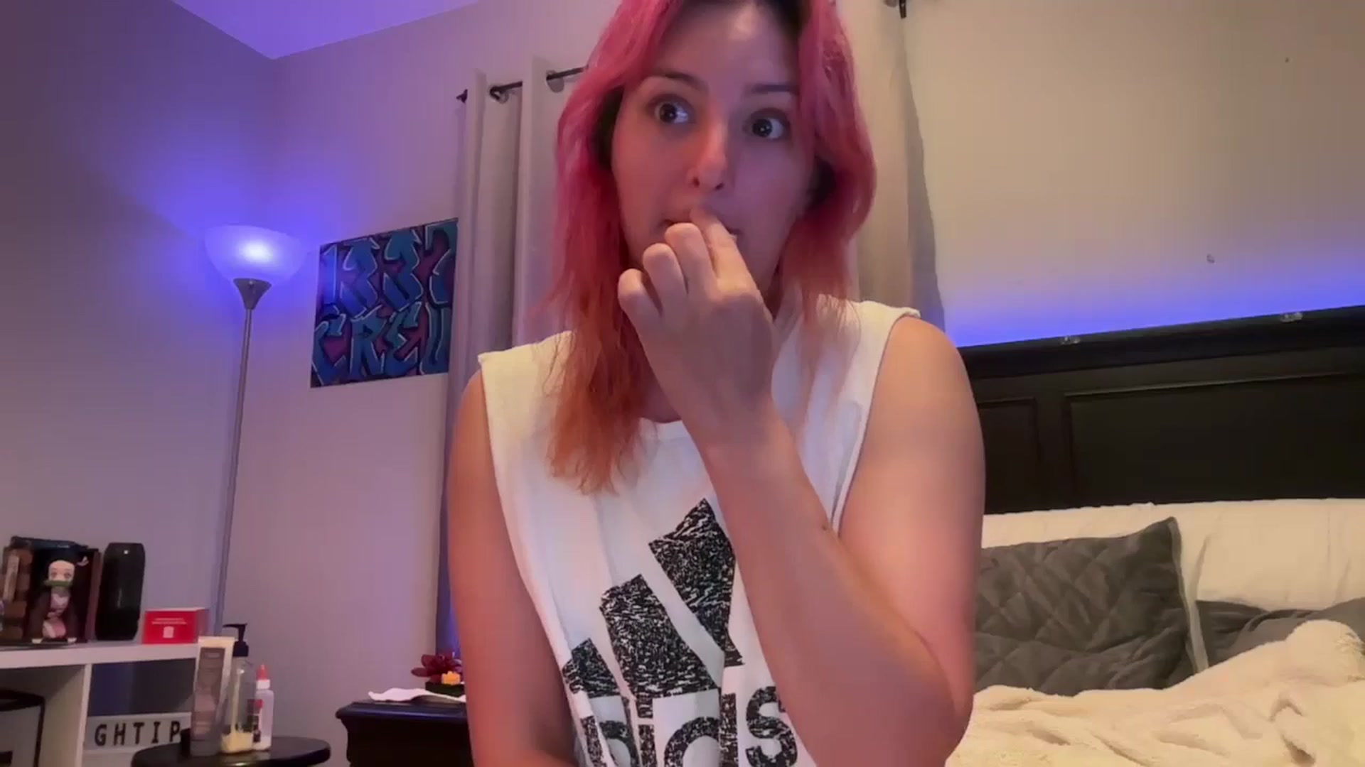 Gallery image thumbnail from EmmyLove's myfreecams stream on, 08/17/2024, 05:23 image 6 of 20