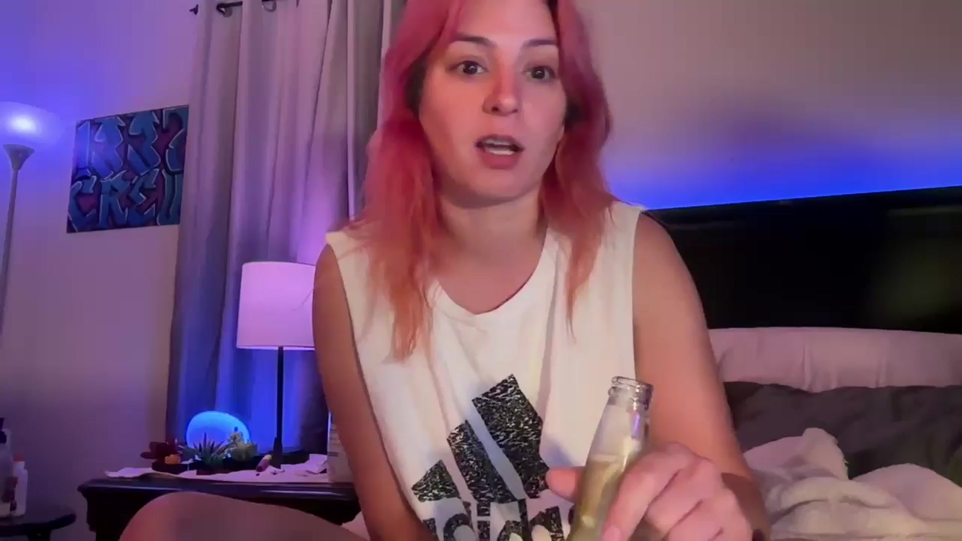 Gallery image thumbnail from EmmyLove's myfreecams stream on, 08/17/2024, 05:23 image 20 of 20