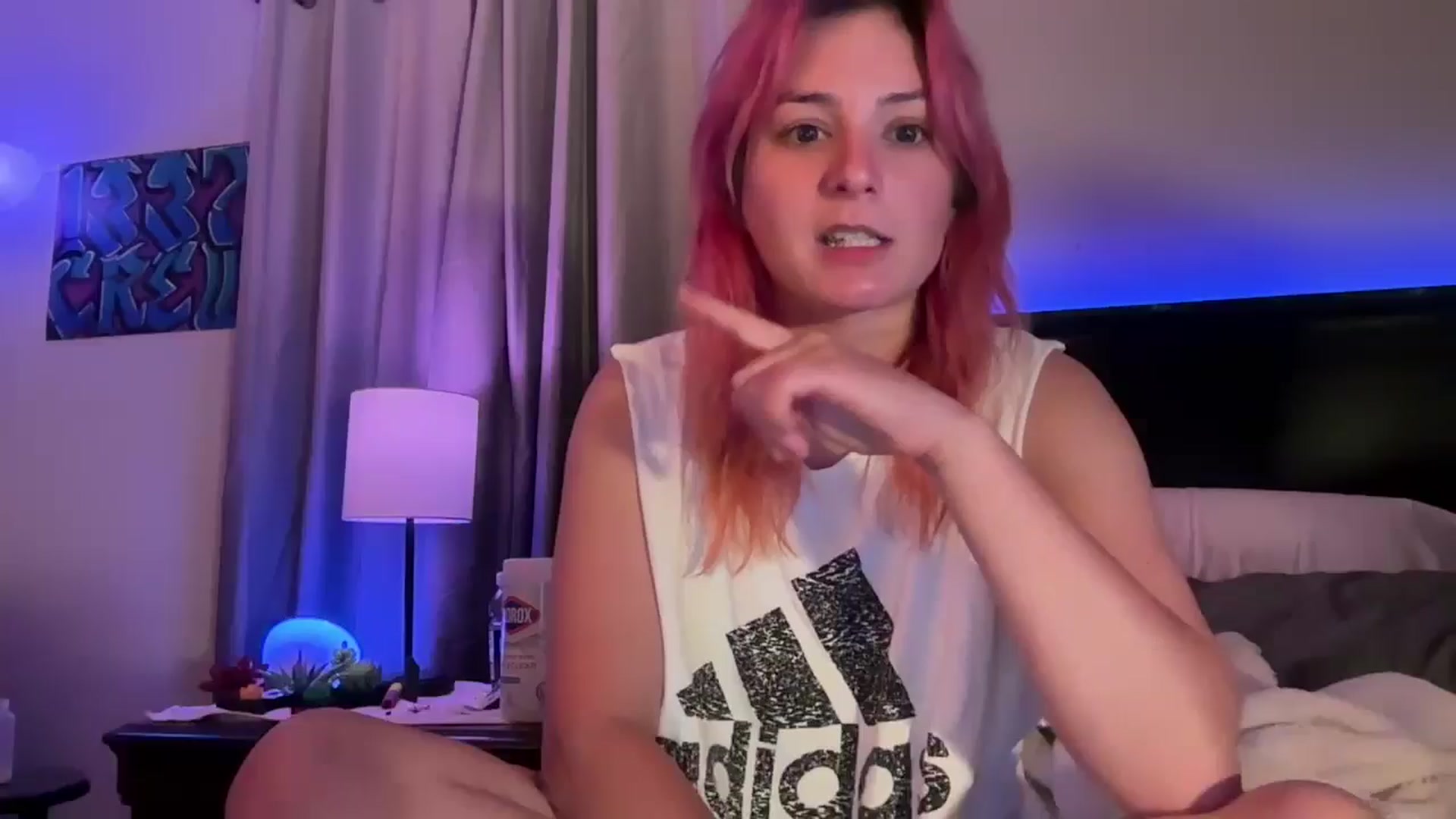 Gallery image thumbnail from EmmyLove's myfreecams stream on, 08/17/2024, 05:23 image 17 of 20