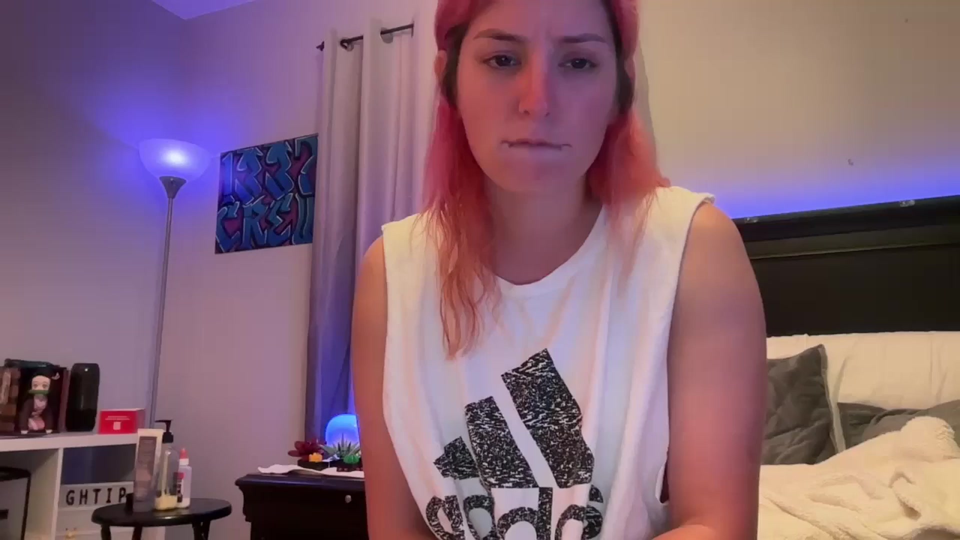 Gallery image thumbnail from EmmyLove's myfreecams stream on, 08/17/2024, 05:23 image 9 of 20