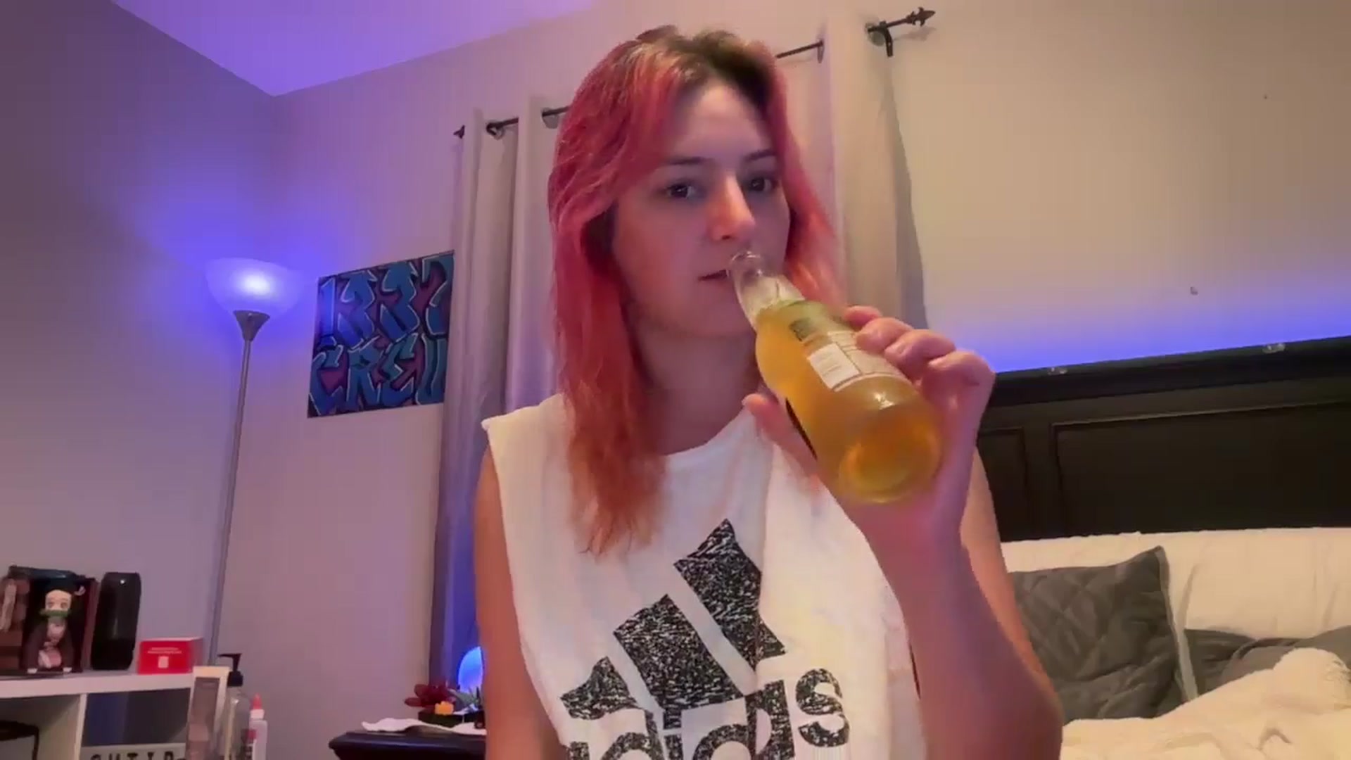 Gallery image thumbnail from EmmyLove's myfreecams stream on, 08/17/2024, 05:23 image 2 of 20