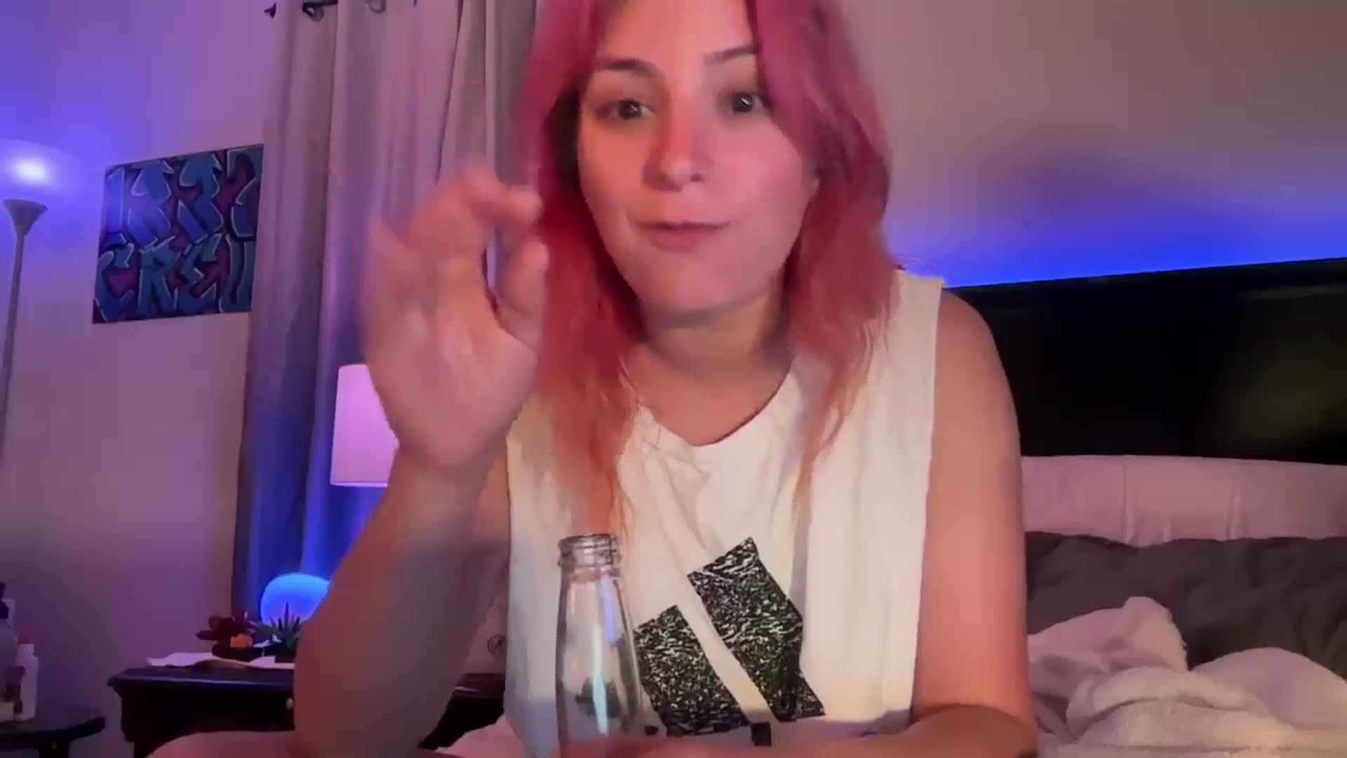 Gallery image thumbnail from EmmyLove's myfreecams stream on, 08/17/2024, 06:07 image 3 of 20
