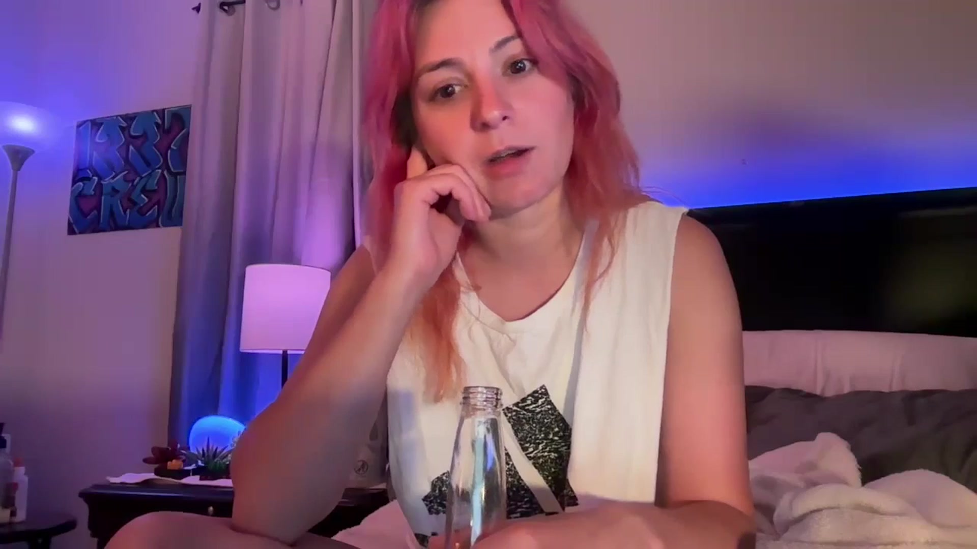 Gallery image thumbnail from EmmyLove's myfreecams stream on, 08/17/2024, 06:07 image 2 of 20