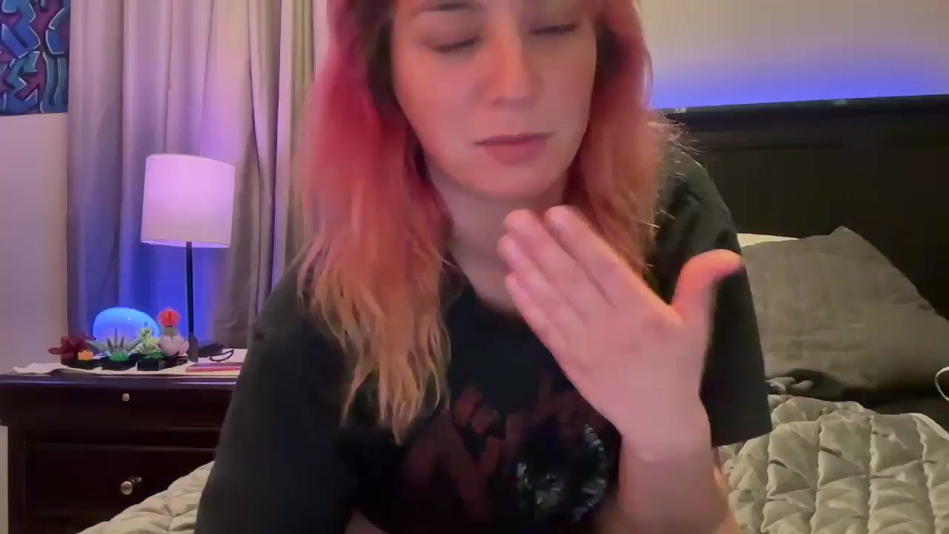 Gallery image thumbnail from EmmyLove's myfreecams stream on, 08/25/2024, 05:36 image 2 of 20