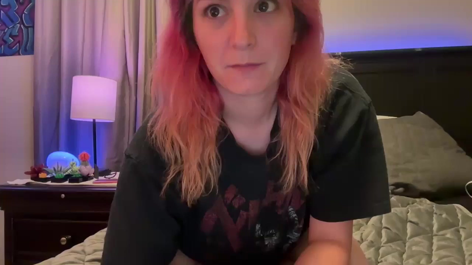 Gallery image thumbnail from EmmyLove's myfreecams stream on, 08/25/2024, 05:36 image 1 of 20