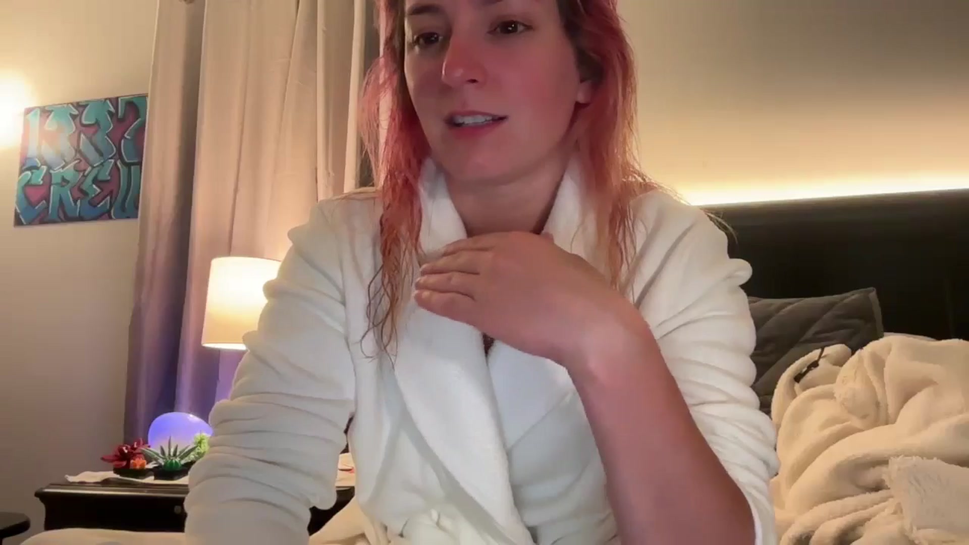 Gallery image thumbnail from EmmyLove's myfreecams stream on, 08/29/2024, 06:56 image 4 of 20