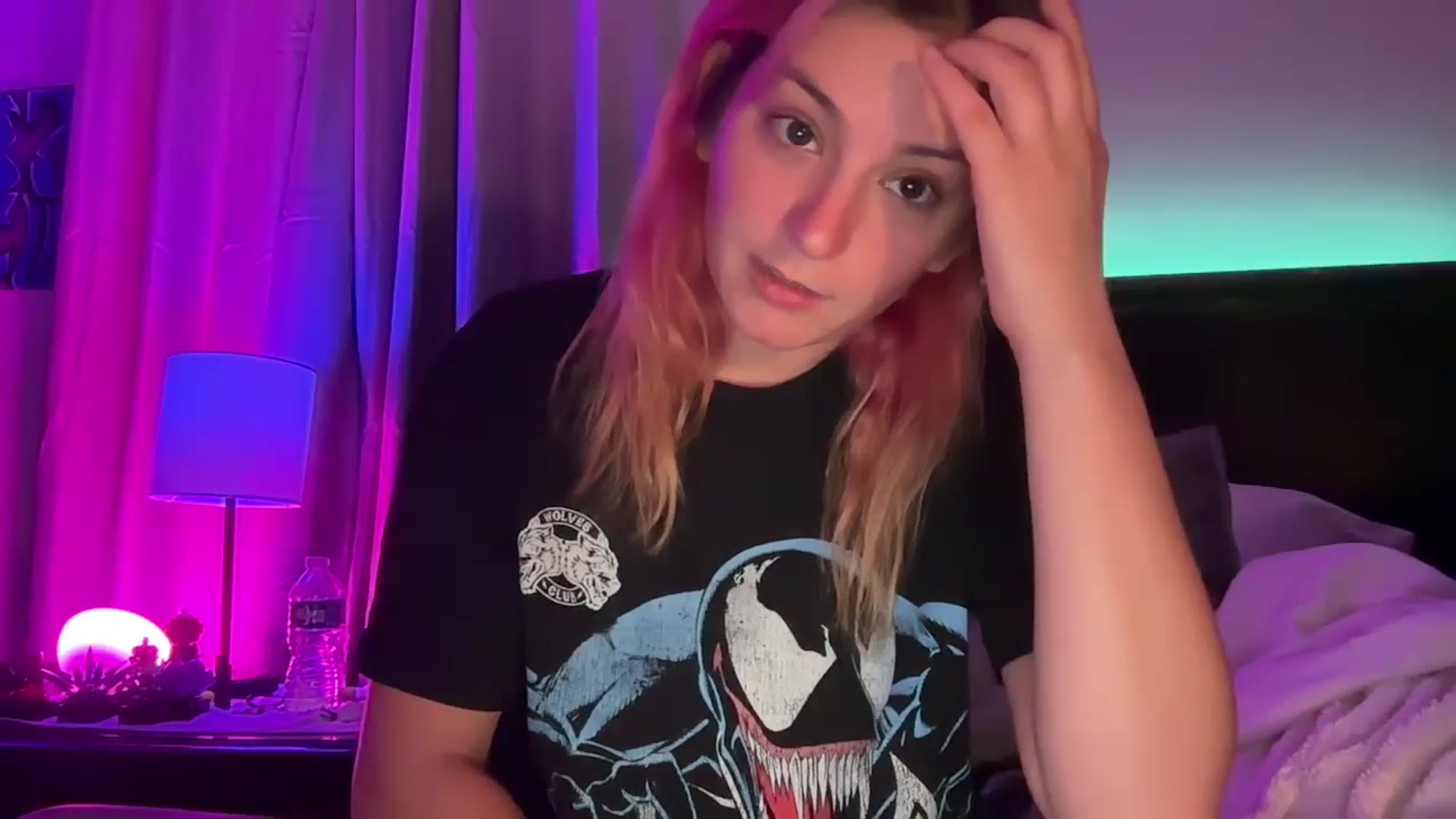 Gallery image thumbnail from EmmyLove's myfreecams stream on, 08/30/2024, 05:49 image 13 of 20