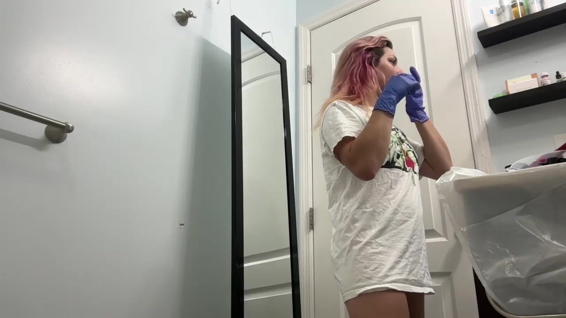 Gallery image thumbnail from EmmyLove's myfreecams stream on, 09/11/2024, 05:27 image 2 of 20