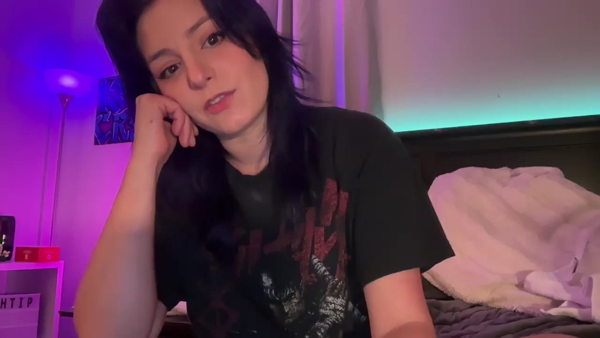 Gallery image thumbnail from EmmyLove's myfreecams stream on, 09/12/2024, 06:13 image 11 of 20