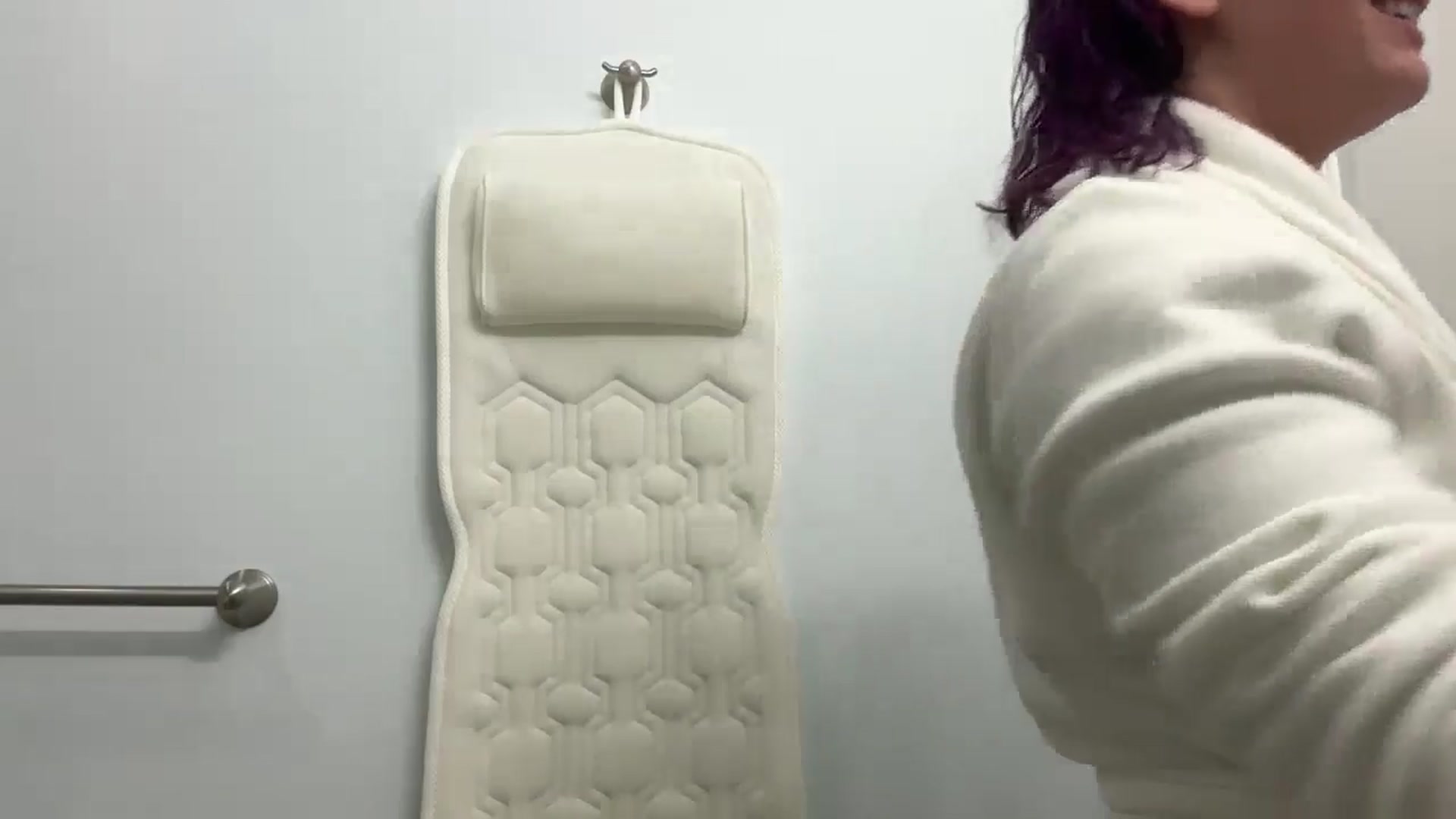 Gallery image thumbnail from EmmyLove's myfreecams stream on, 10/10/2024, 06:53 image 4 of 20
