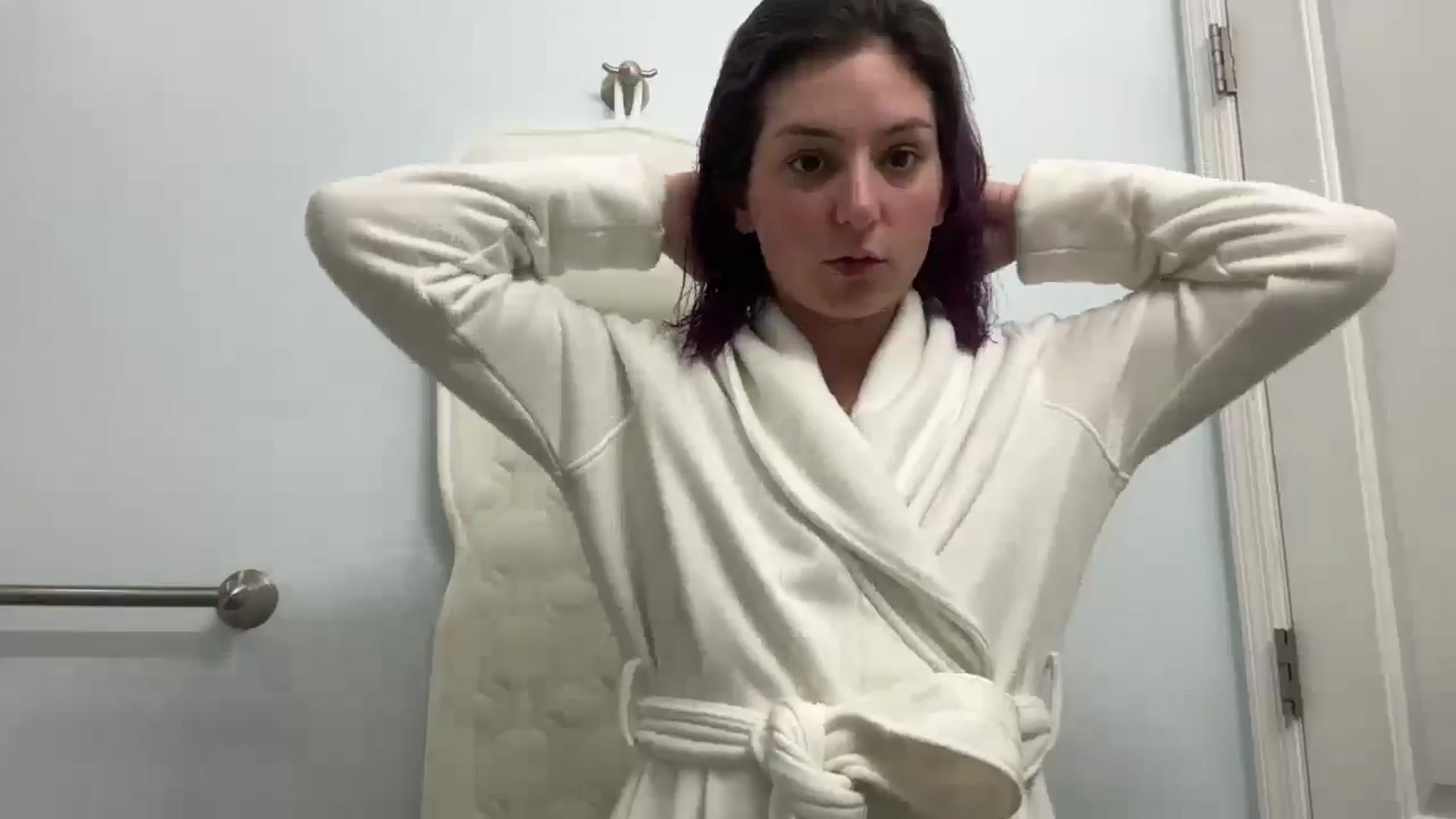 Gallery image thumbnail from EmmyLove's myfreecams stream on, 10/10/2024, 06:53 image 9 of 20