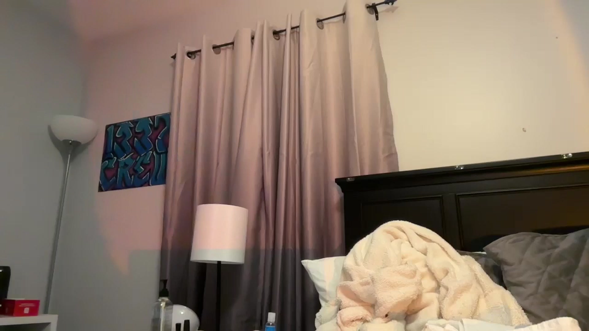 Gallery image thumbnail from EmmyLove's myfreecams stream on, 10/16/2024, 06:09 image 1 of 20
