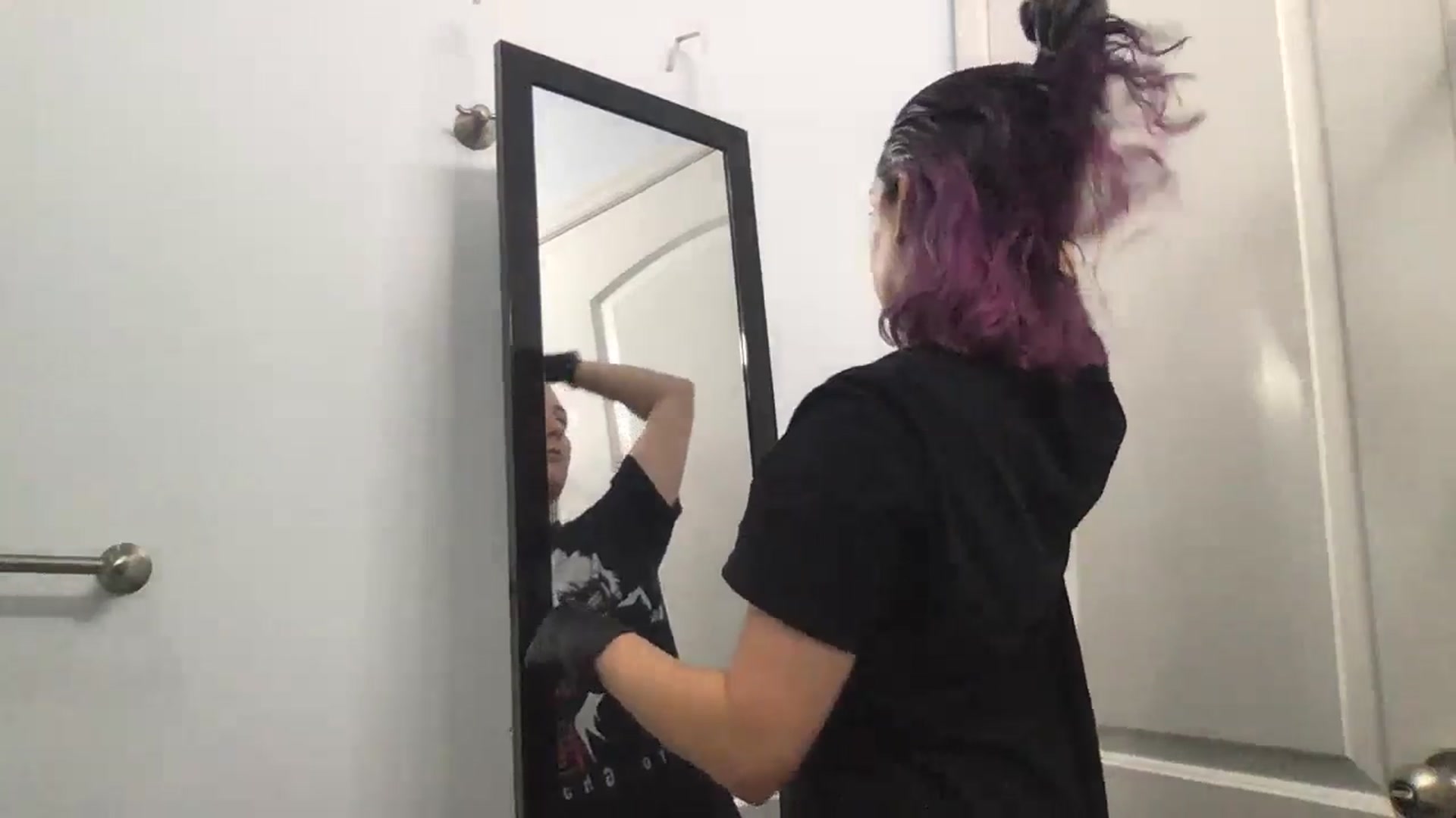 Gallery image thumbnail from EmmyLove's myfreecams stream on, 10/25/2024, 07:39 image 15 of 20