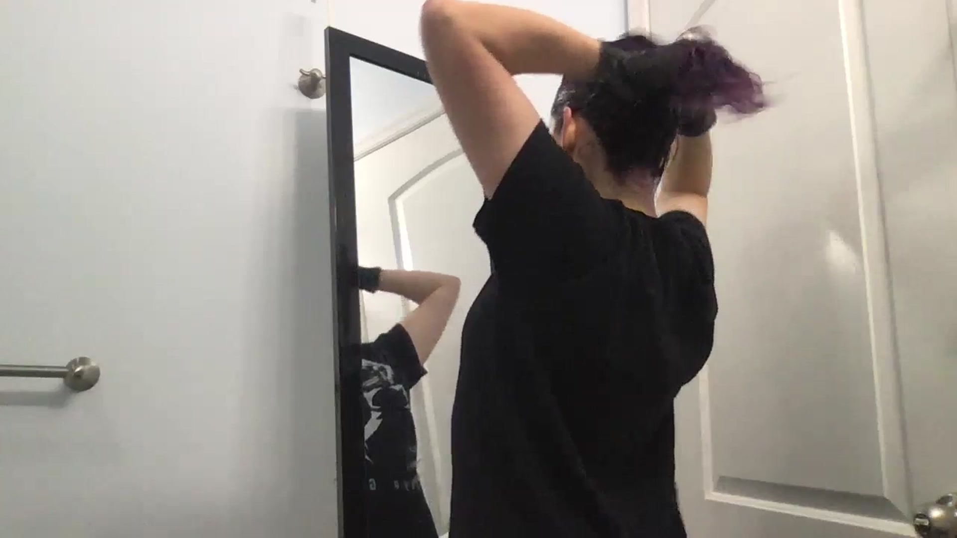 Gallery image thumbnail from EmmyLove's myfreecams stream on, 10/25/2024, 07:39 image 17 of 20