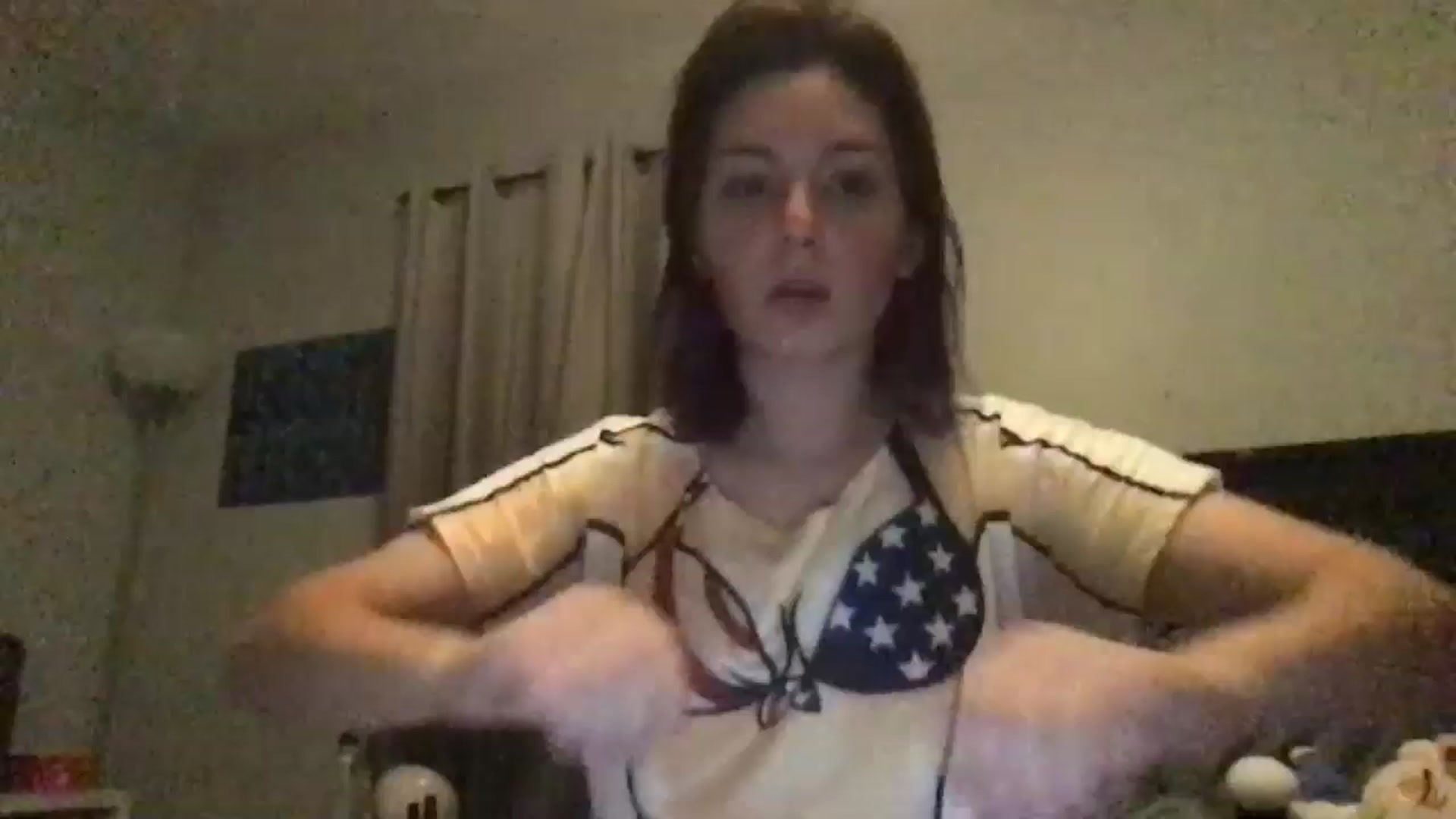 Gallery image thumbnail from EmmyLove's myfreecams stream on, 10/31/2024, 06:32 image 1 of 20