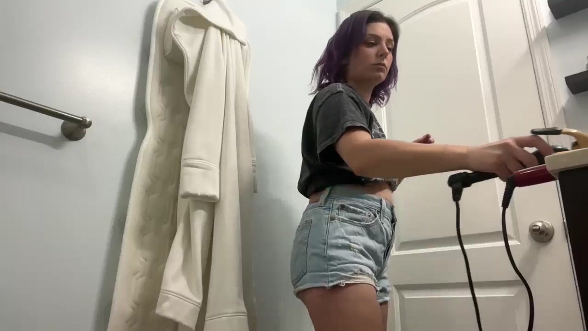 Gallery image thumbnail from EmmyLove's myfreecams stream on, 11/08/2024, 06:40 image 17 of 20